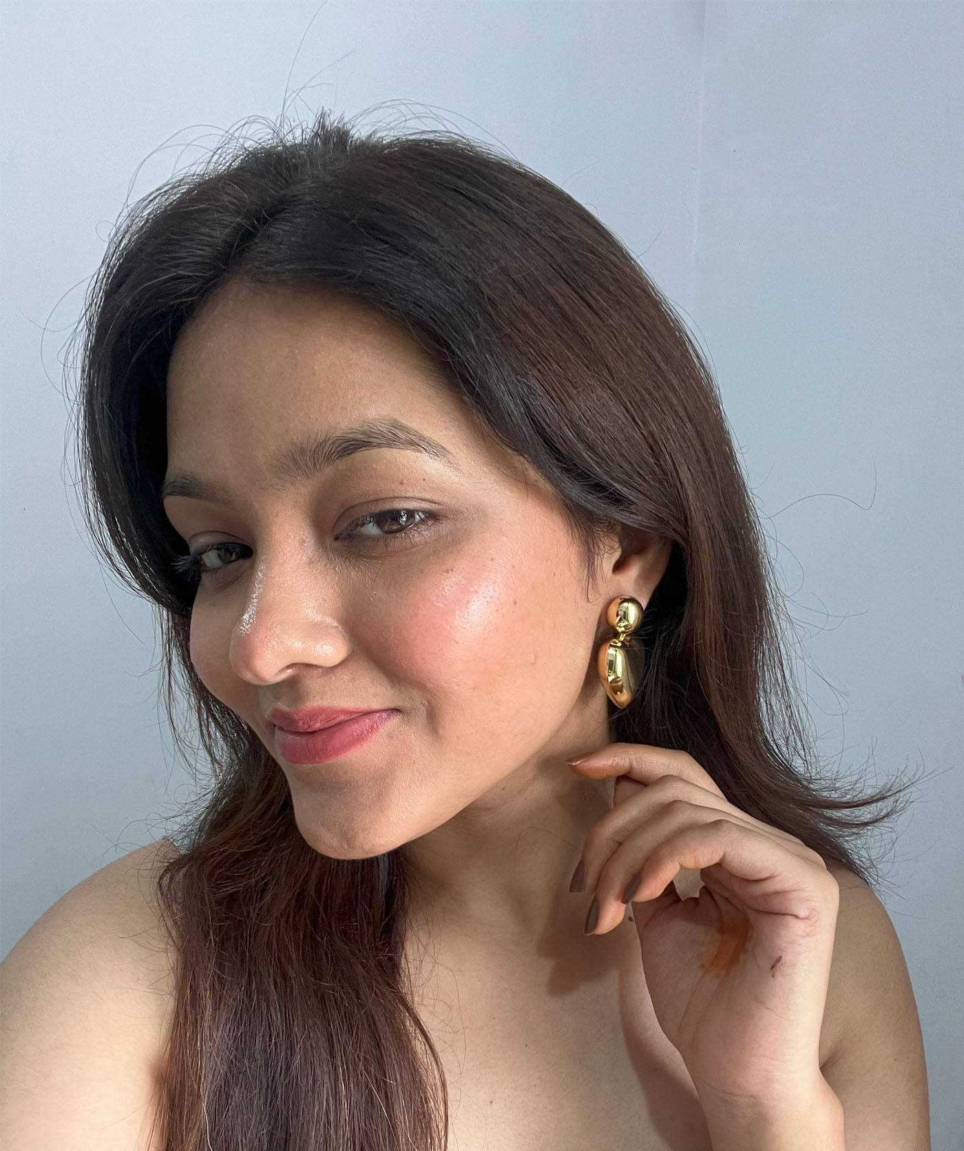 Dangle Kiss Earrings