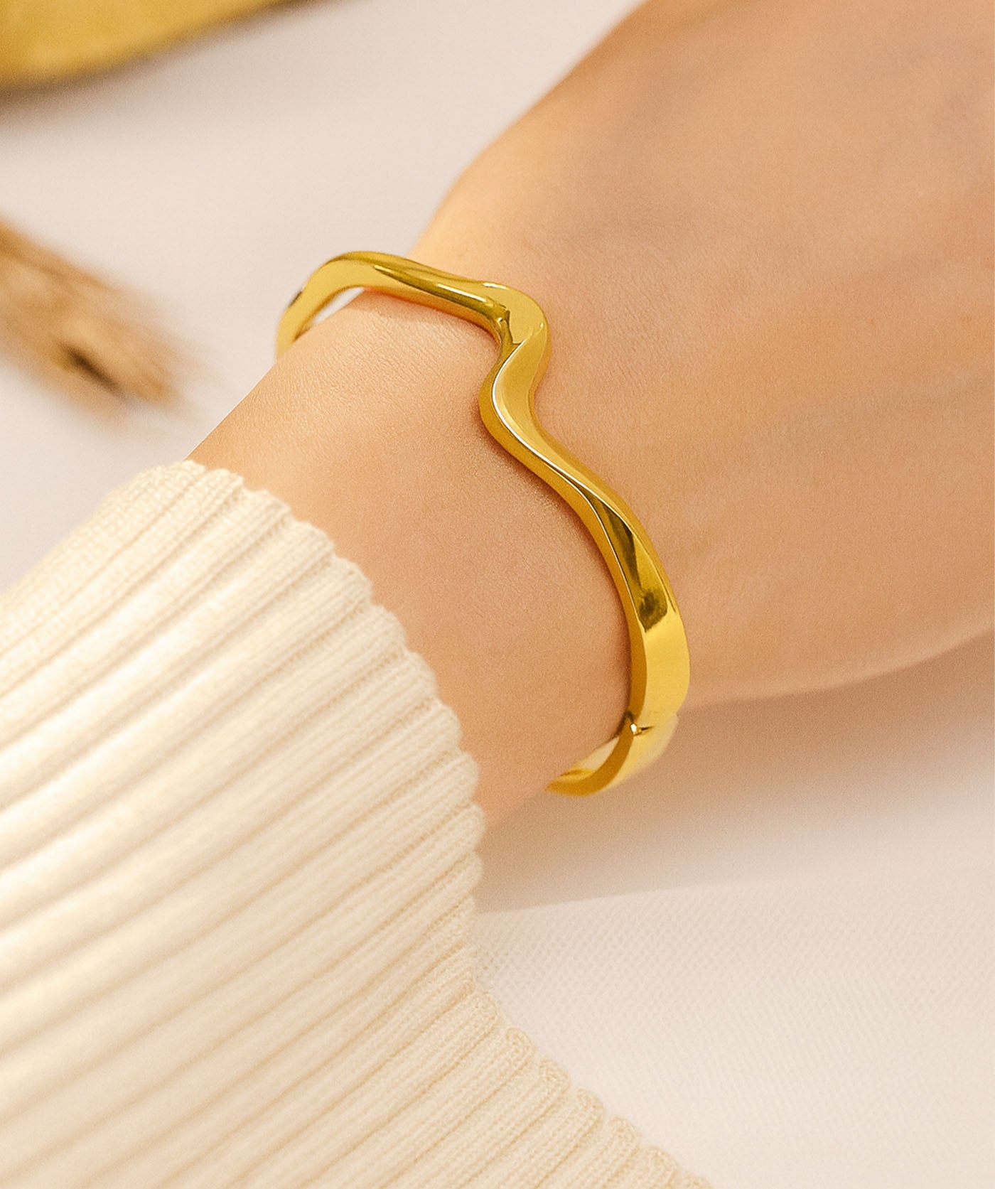 Bare Bold Bracelet