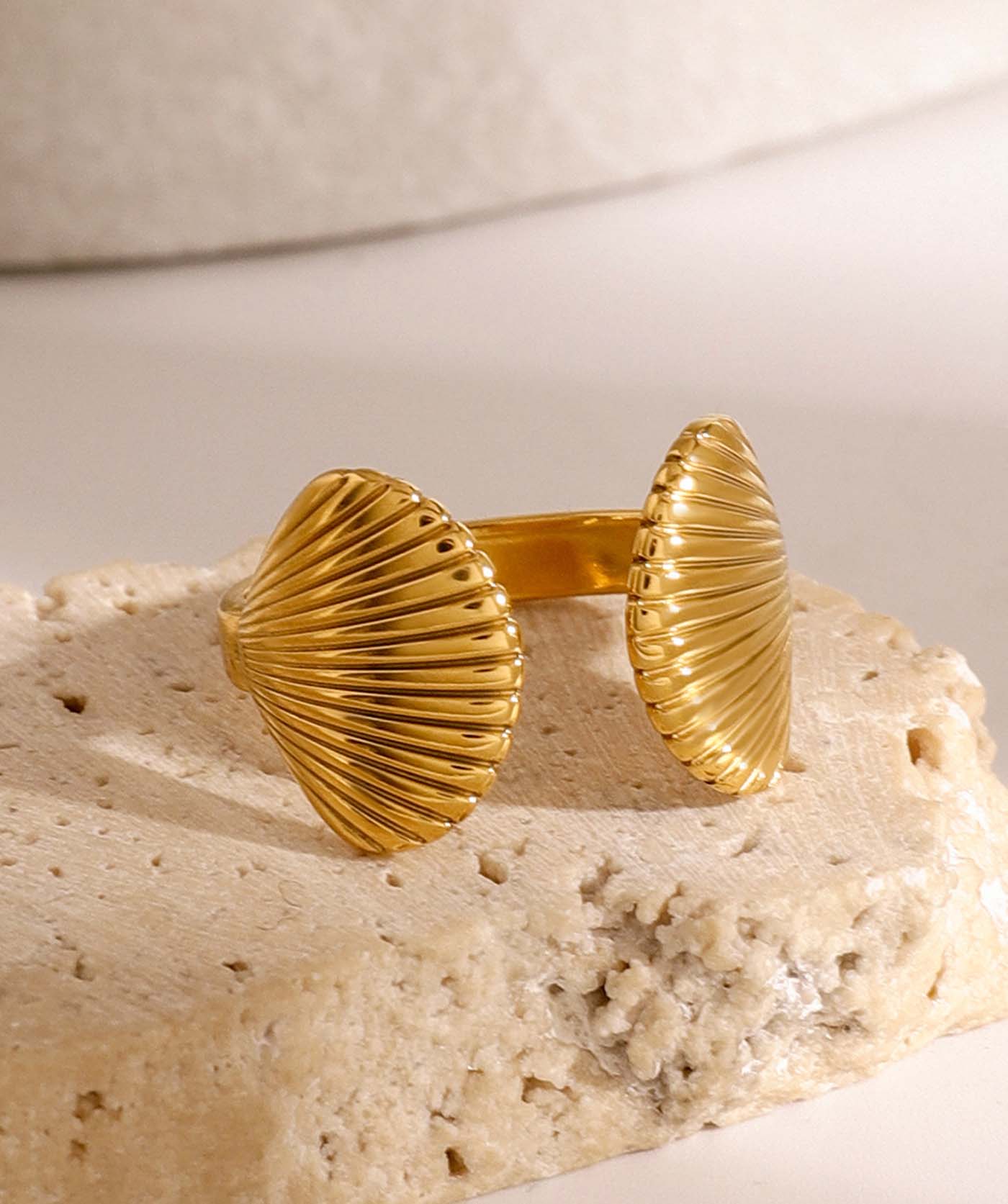 Dainty Loop Ring