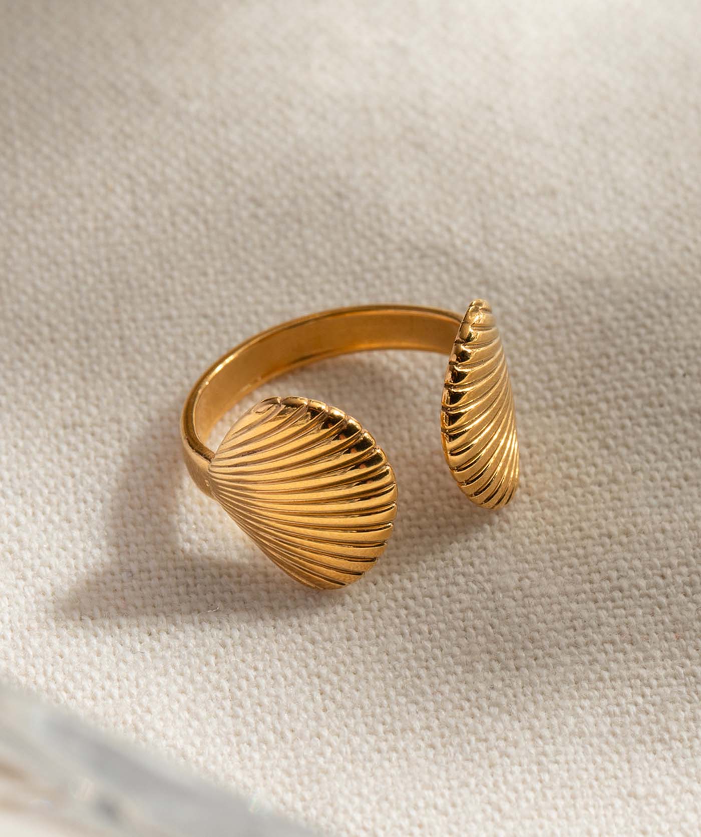 Dainty Loop Ring