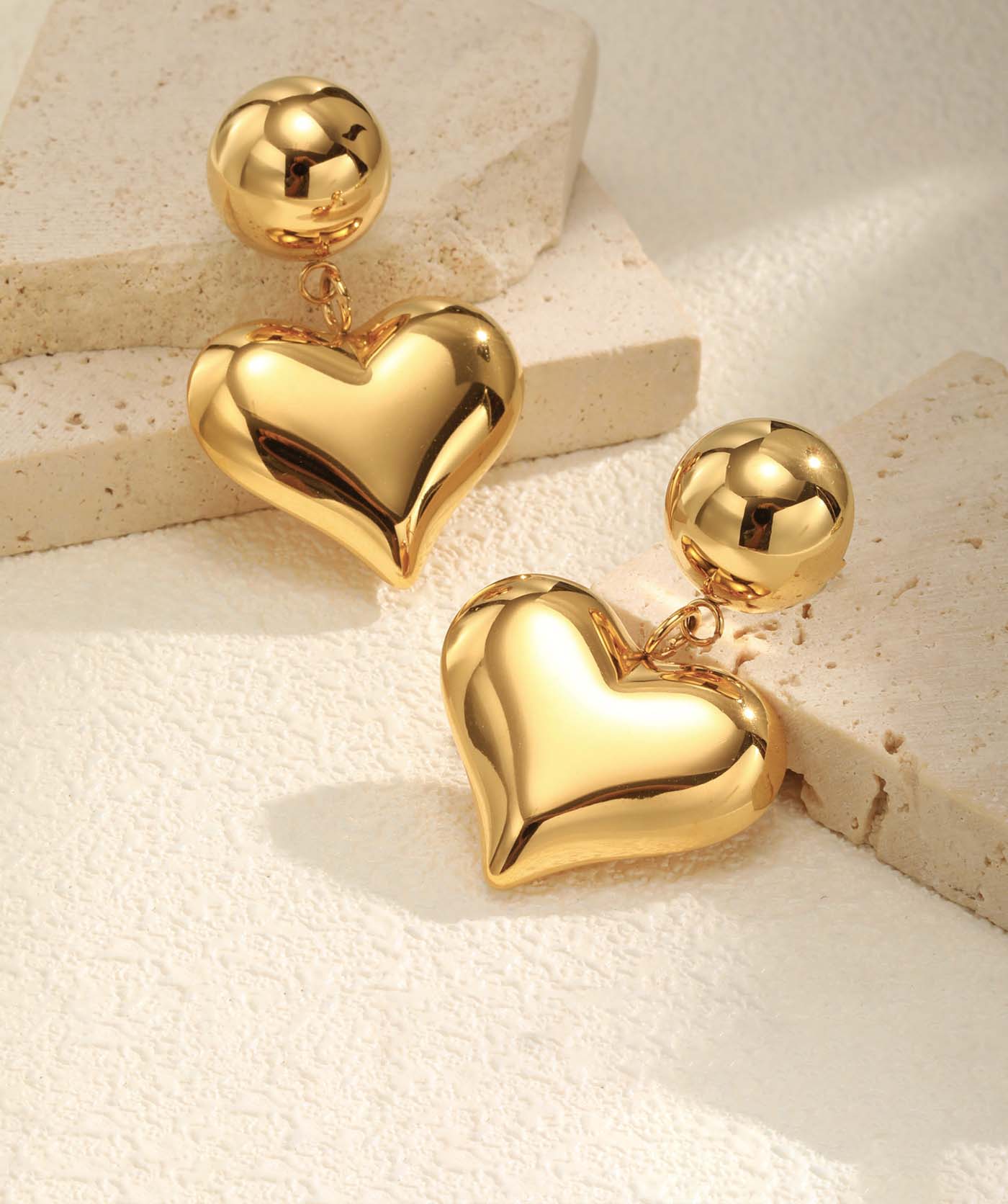 Dangle Kiss Earrings