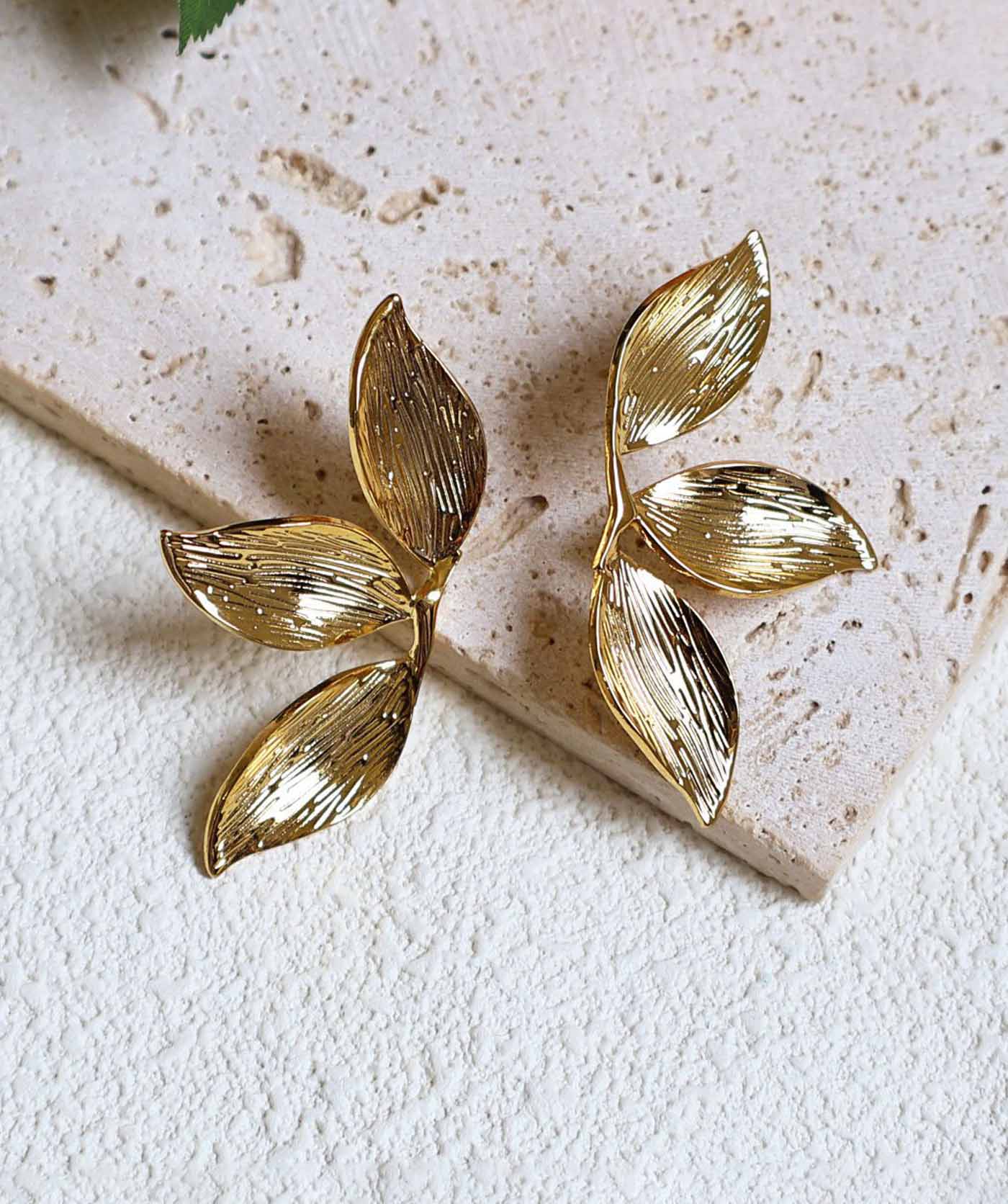 Large Botanical Studs