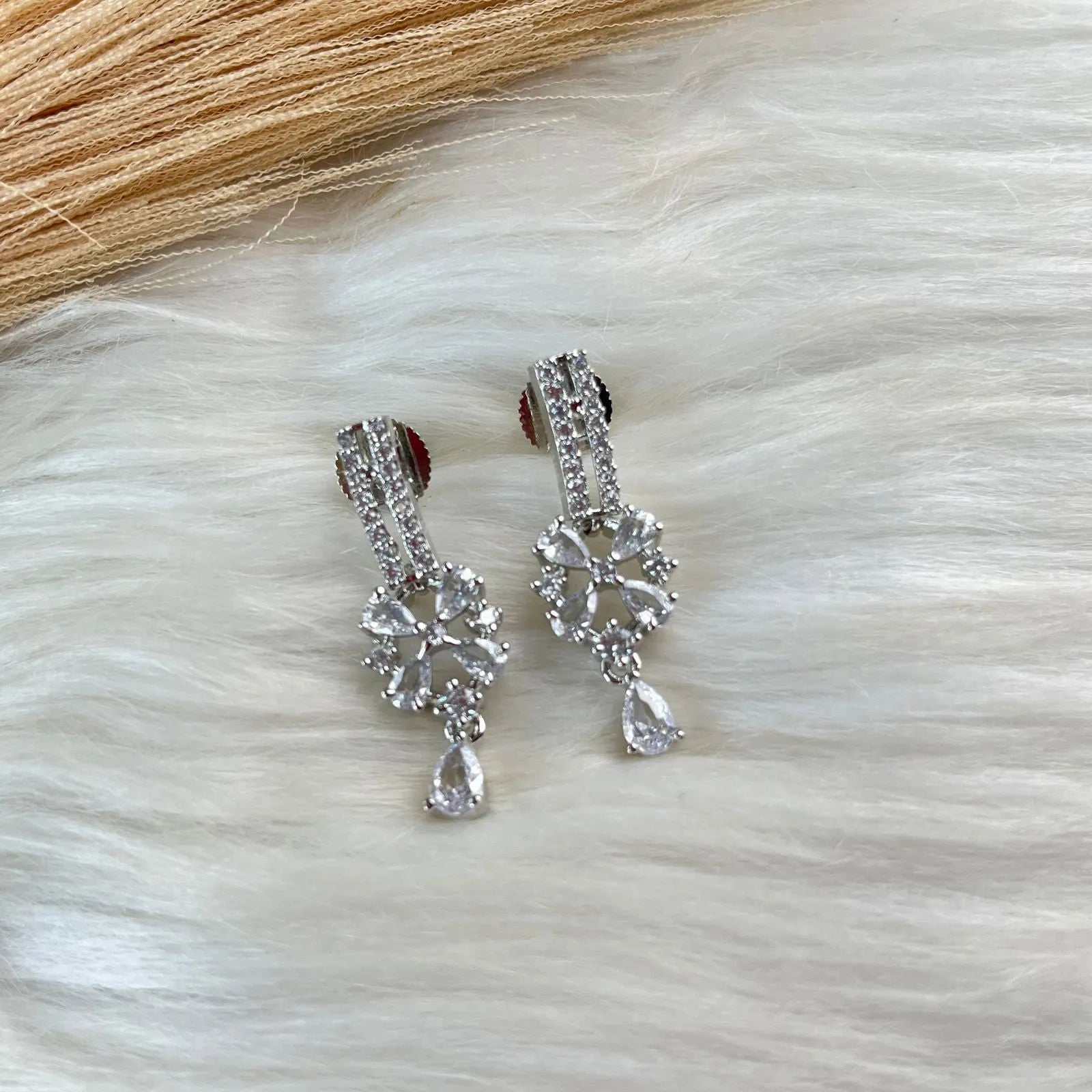 White Diamond Dew Drops - womaniya - White Diamond Dew Drops - womaniya - - - - #tag1# - #tag2# - #tag3# - #tag4#