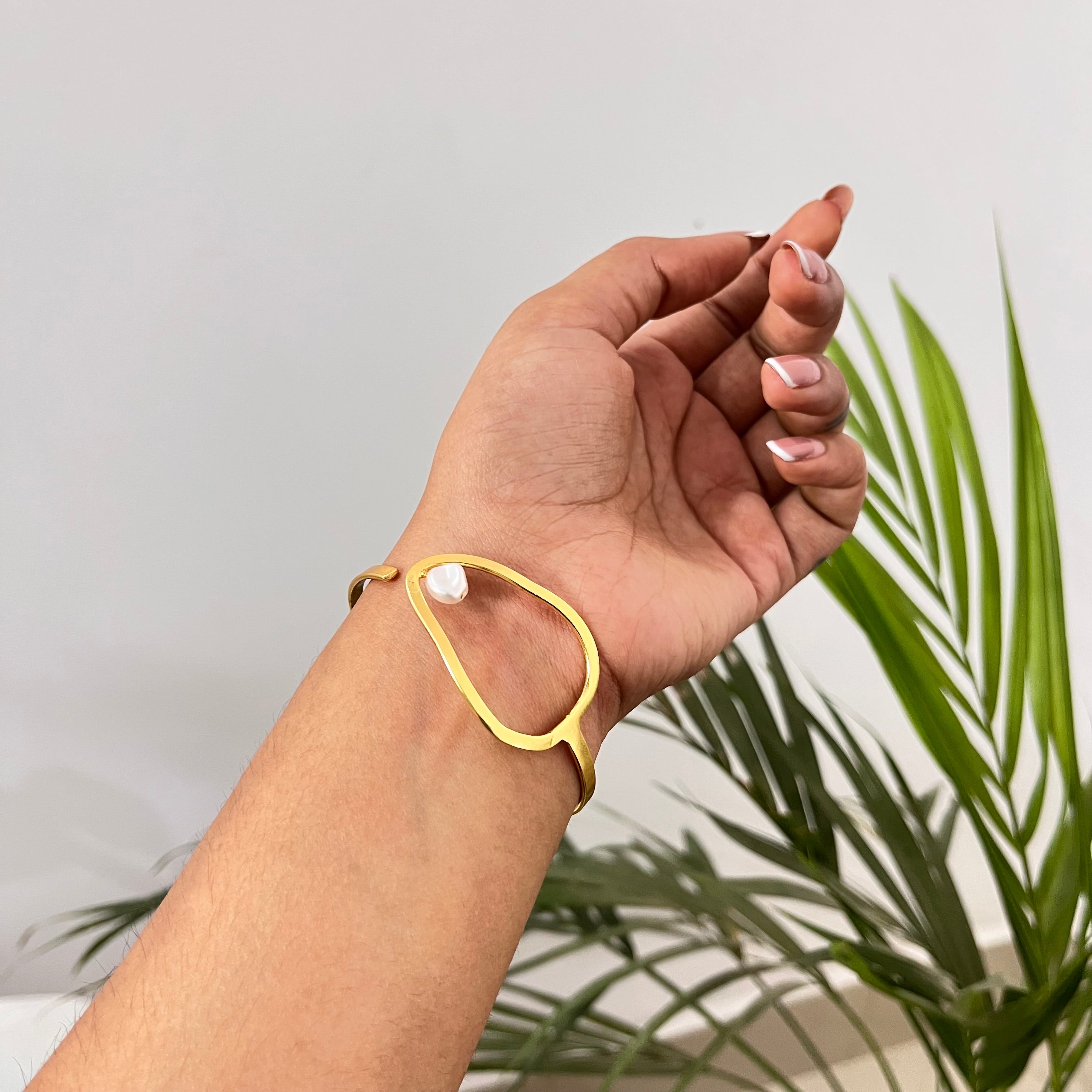 Subtle Spark Bracelet (Adjustable)