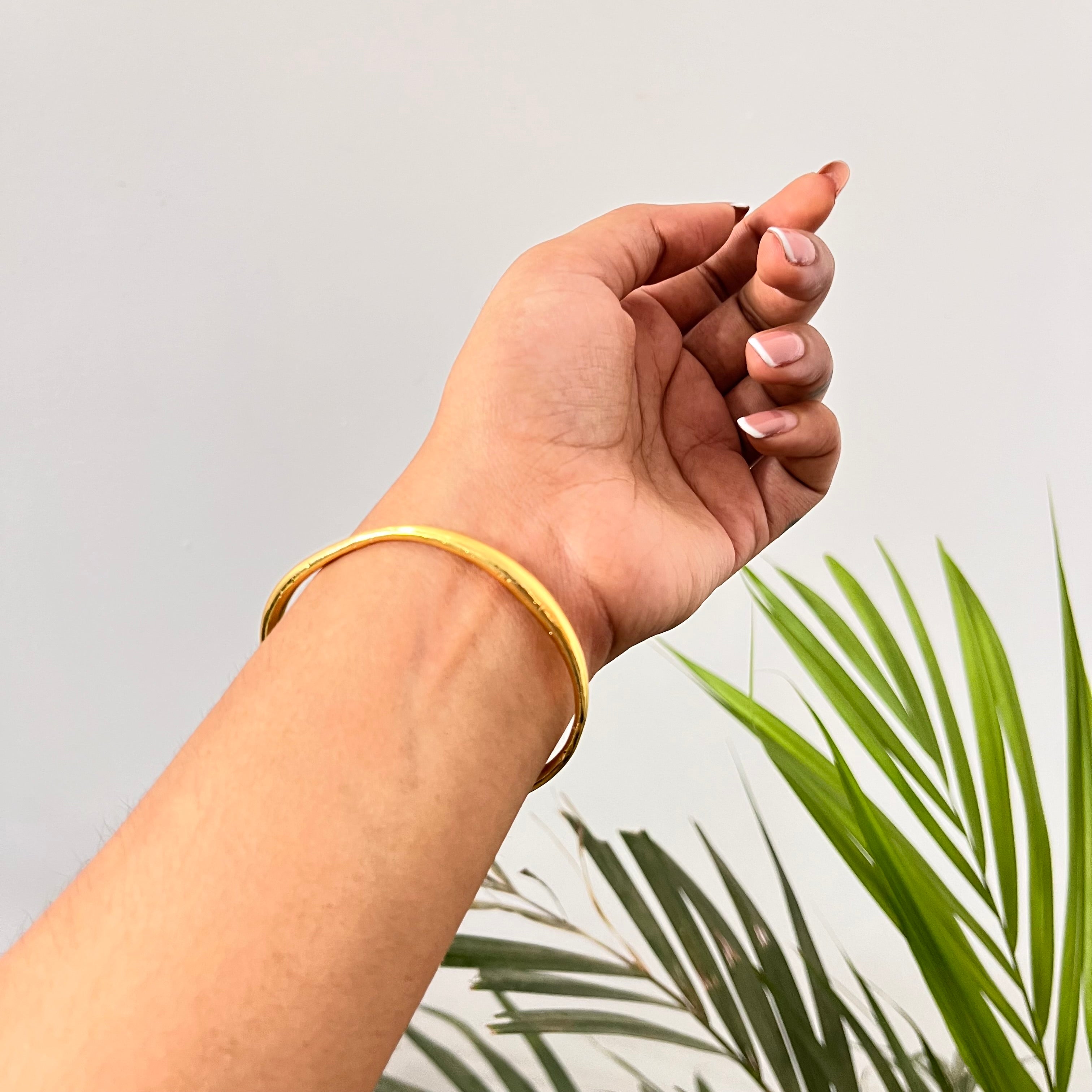 Sleek Band Bracelet (Adjustable)