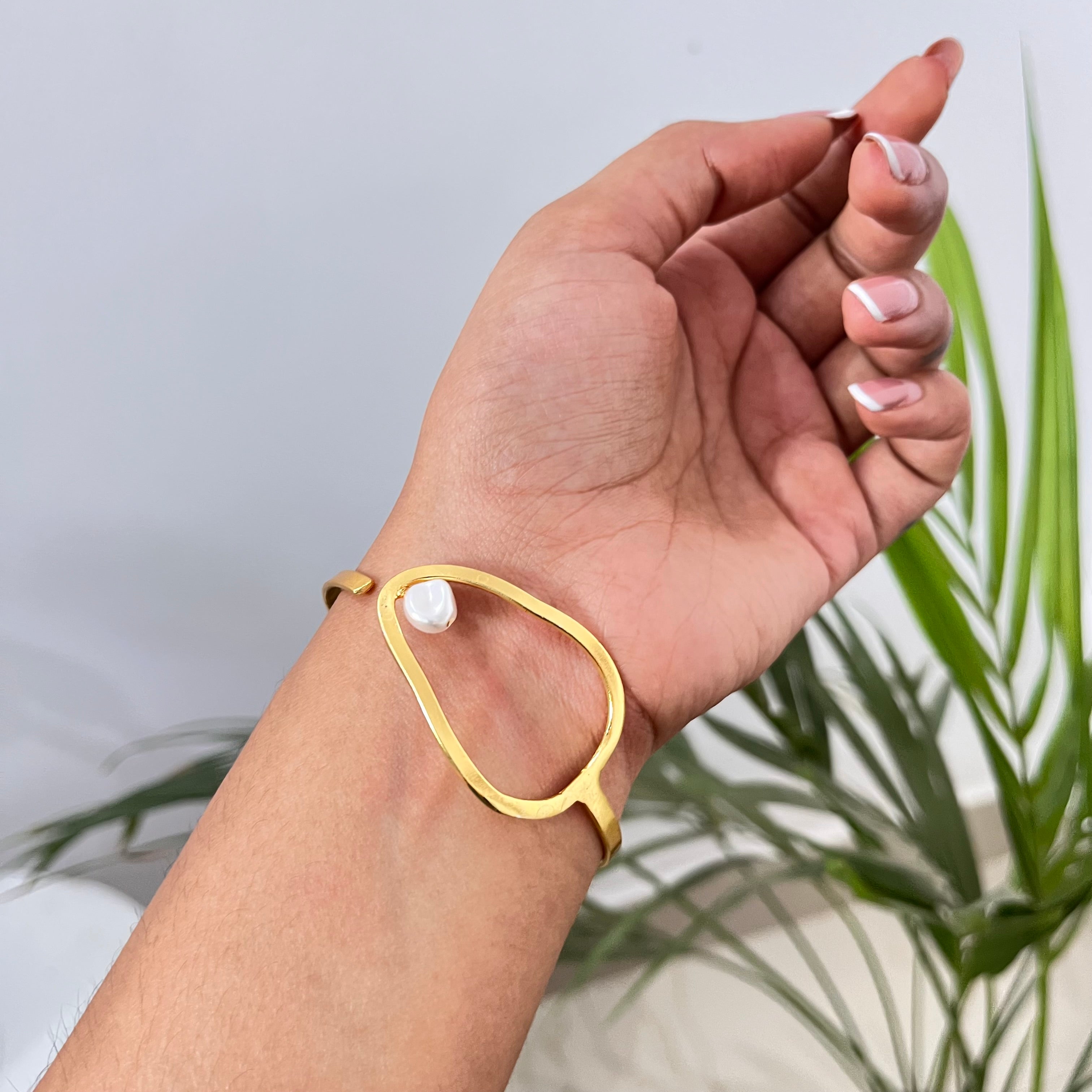 Subtle Spark Bracelet (Adjustable)