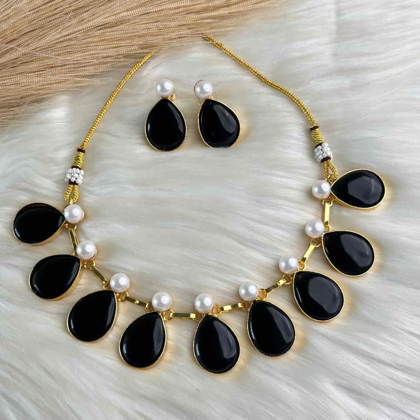 Black Sophia Drops Necklace Set - womaniya - Black Sophia Drops Necklace Set - womaniya -  -  -  - #tag1# - #tag2# - #tag3# - #tag4#