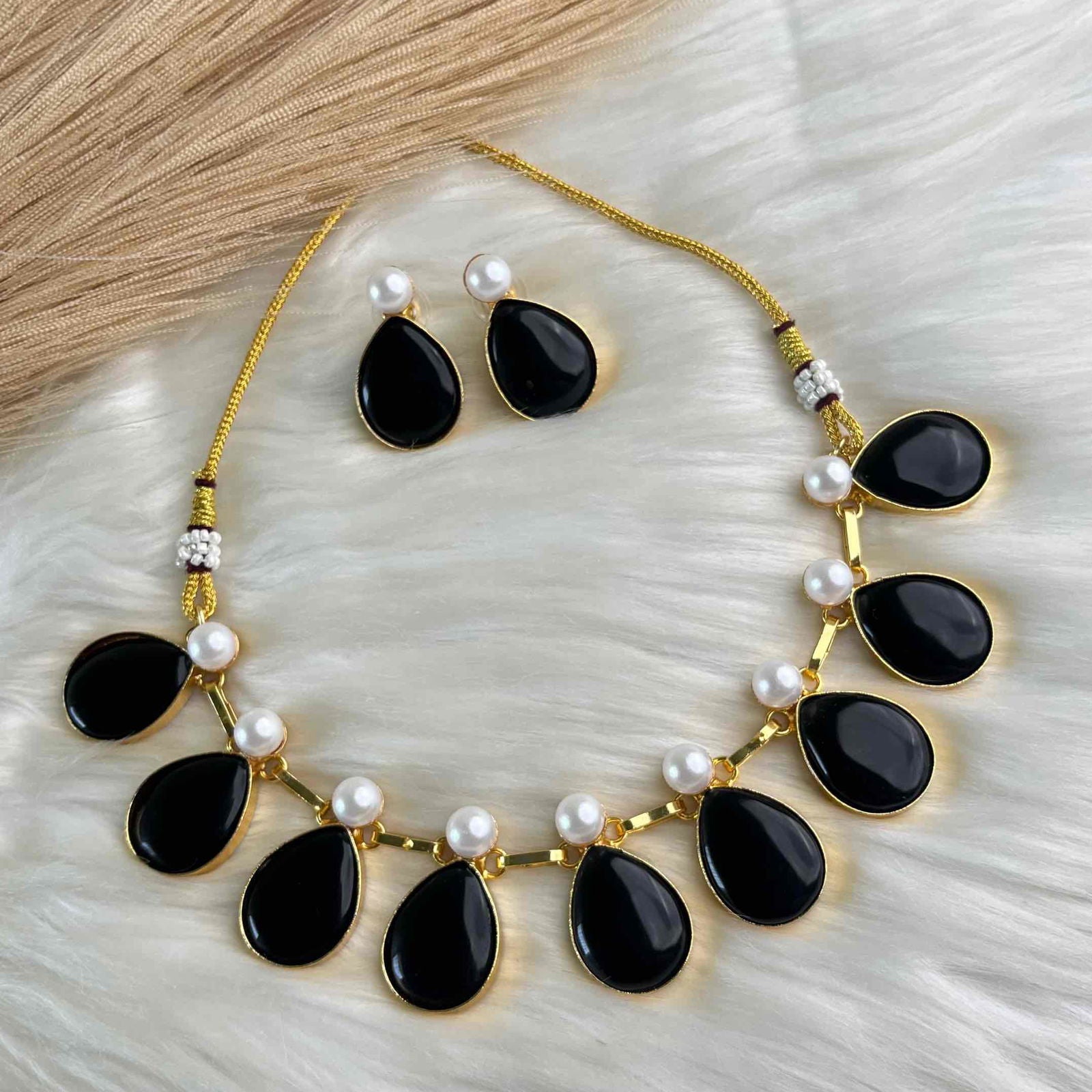 Black Sophia Drops Necklace Set - womaniya - Black Sophia Drops Necklace Set - womaniya -  -  -  - #tag1# - #tag2# - #tag3# - #tag4#