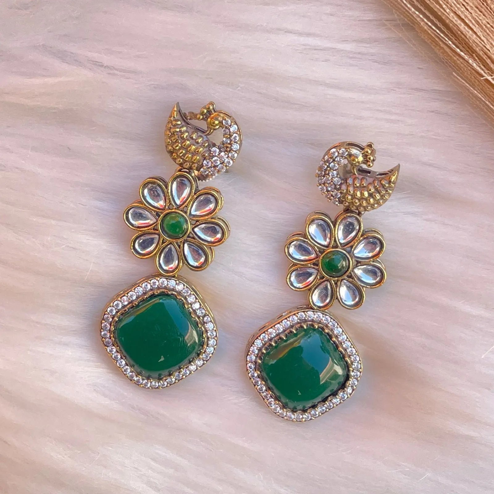 Green Arabesque Charm Earrings - womaniya - Green Arabesque Charm Earrings - womaniya -  -  -  - #tag1# - #tag2# - #tag3# - #tag4#