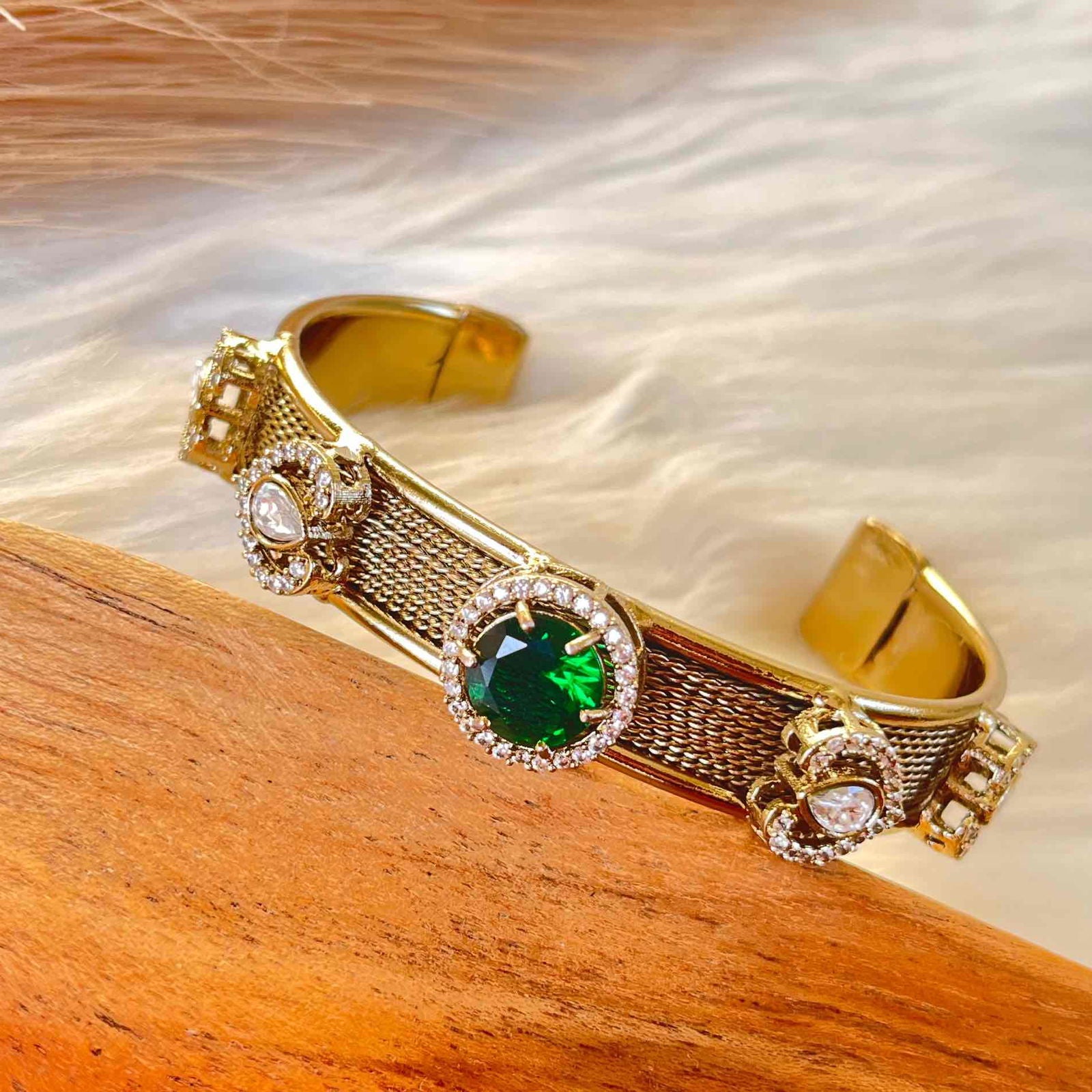 Green Heart Fusion Bangle - womaniya - Green Heart Fusion Bangle - womaniya -  -  -  - #tag1# - #tag2# - #tag3# - #tag4#
