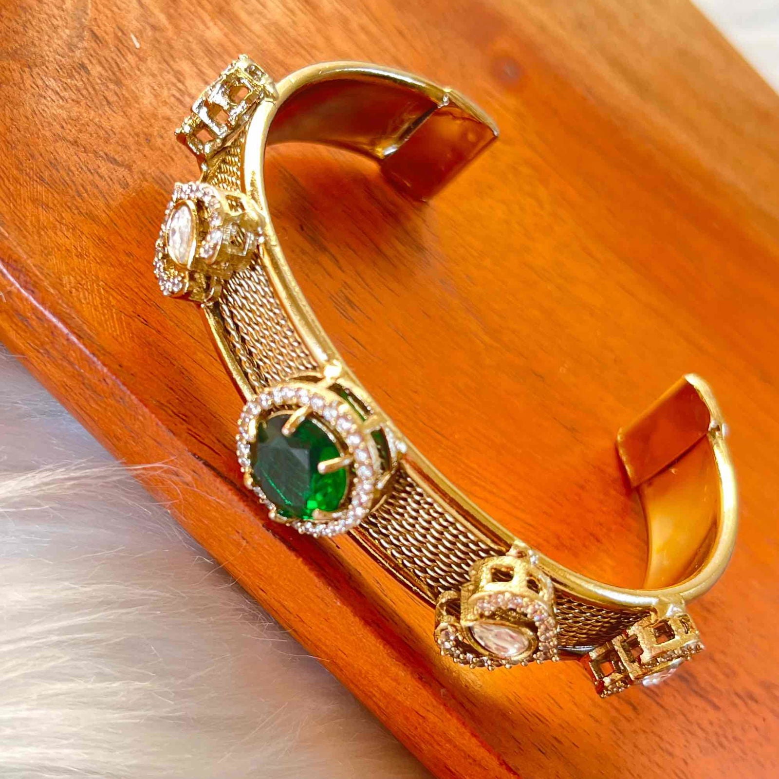 Green Heart Fusion Bangle - womaniya - Green Heart Fusion Bangle - womaniya -  -  -  - #tag1# - #tag2# - #tag3# - #tag4#