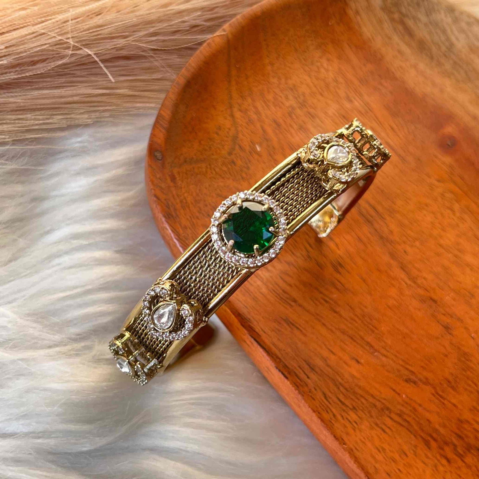 Green Heart Fusion Bangle - womaniya - Green Heart Fusion Bangle - womaniya -  -  -  - #tag1# - #tag2# - #tag3# - #tag4#