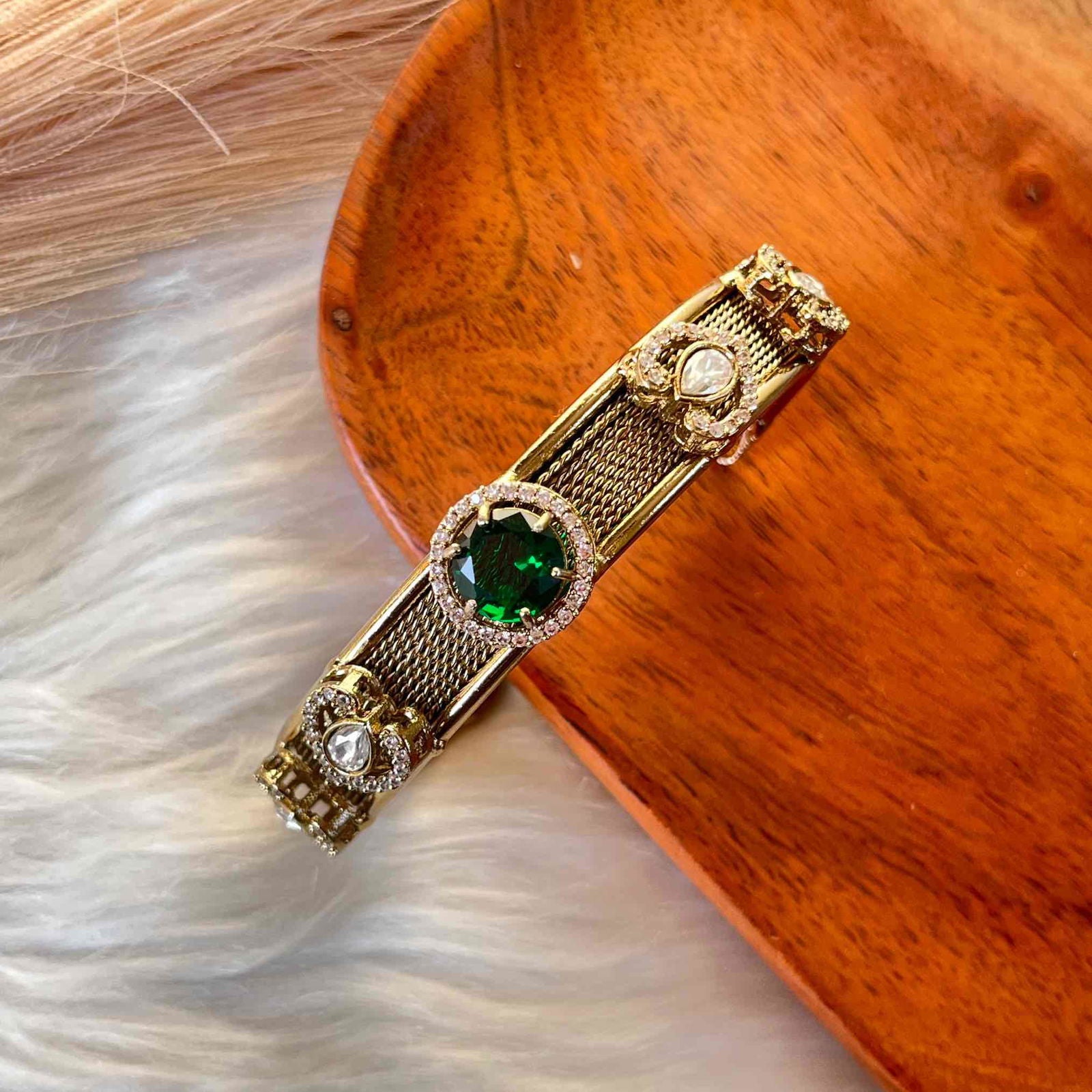 Green Heart Fusion Bangle - womaniya - Green Heart Fusion Bangle - womaniya -  -  -  - #tag1# - #tag2# - #tag3# - #tag4#
