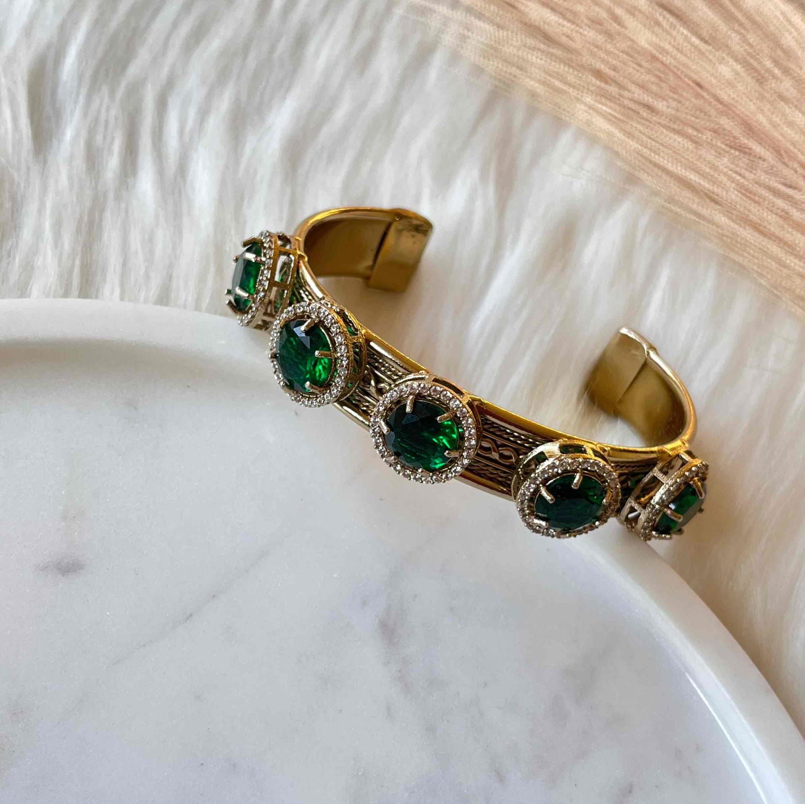 Green Majestic Motif Fusion Bangle - womaniya - Green Majestic Motif Fusion Bangle - womaniya -  -  -  - #tag1# - #tag2# - #tag3# - #tag4#