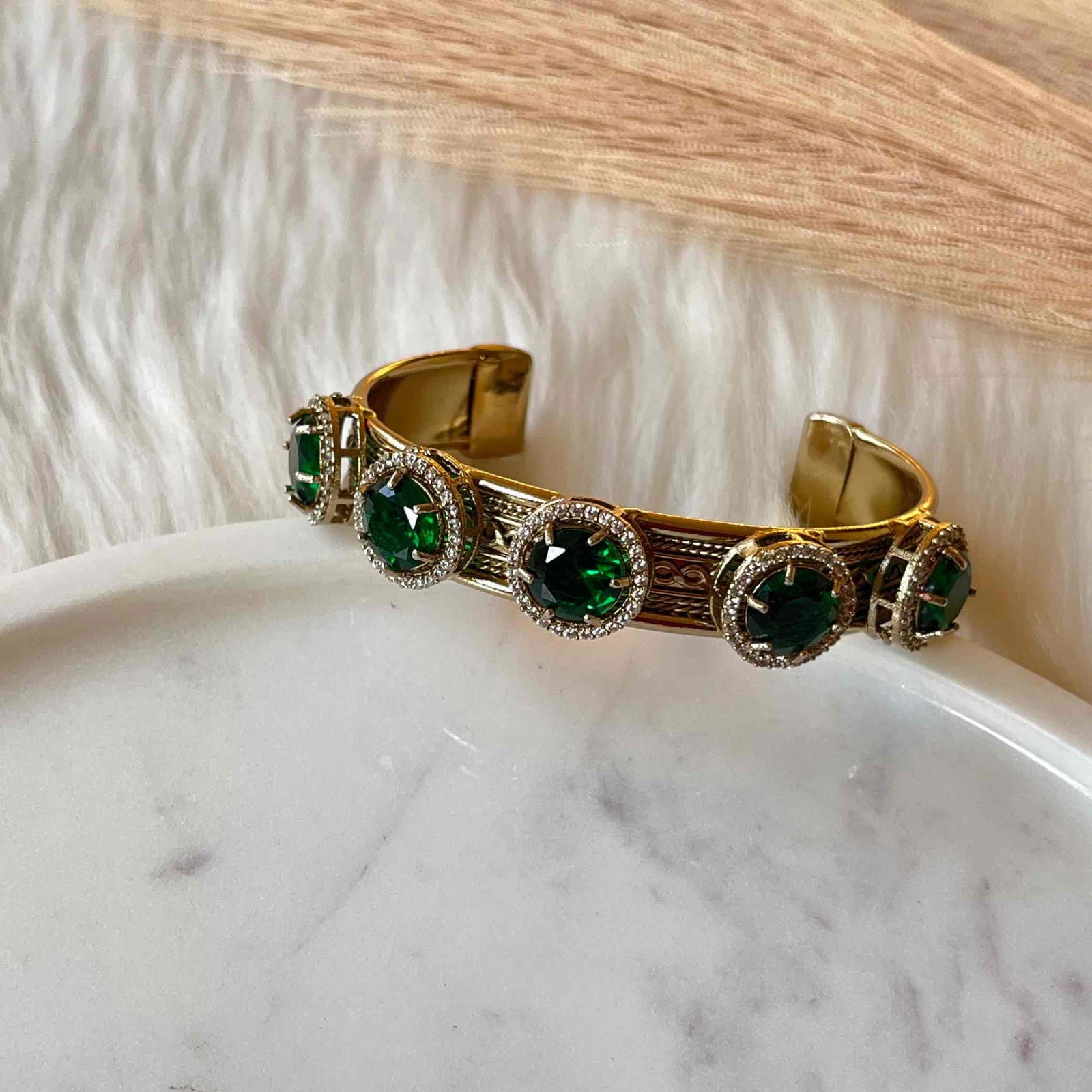 Green Majestic Motif Fusion Bangle - womaniya - Green Majestic Motif Fusion Bangle - womaniya -  -  -  - #tag1# - #tag2# - #tag3# - #tag4#