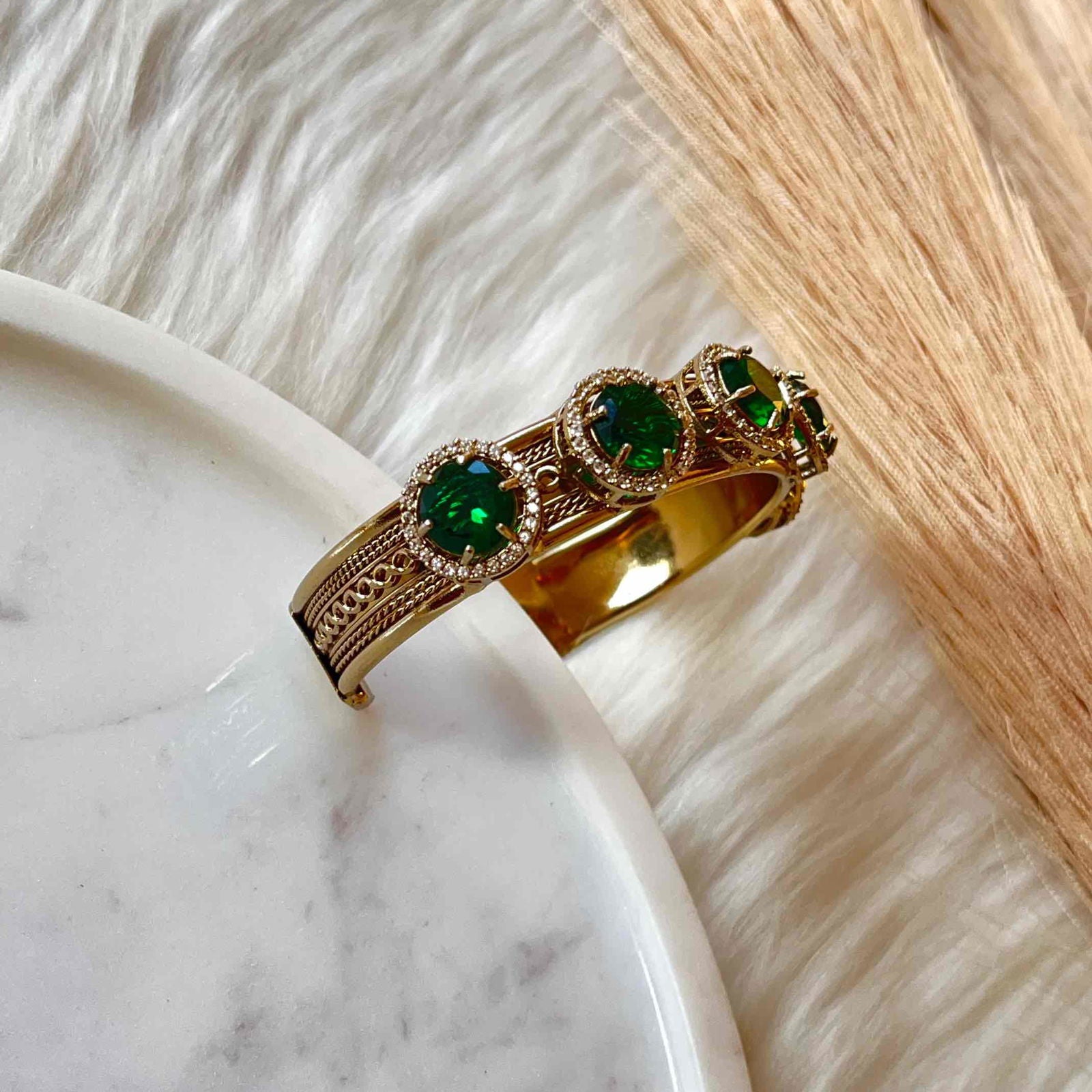 Green Majestic Motif Fusion Bangle - womaniya - Green Majestic Motif Fusion Bangle - womaniya -  -  -  - #tag1# - #tag2# - #tag3# - #tag4#