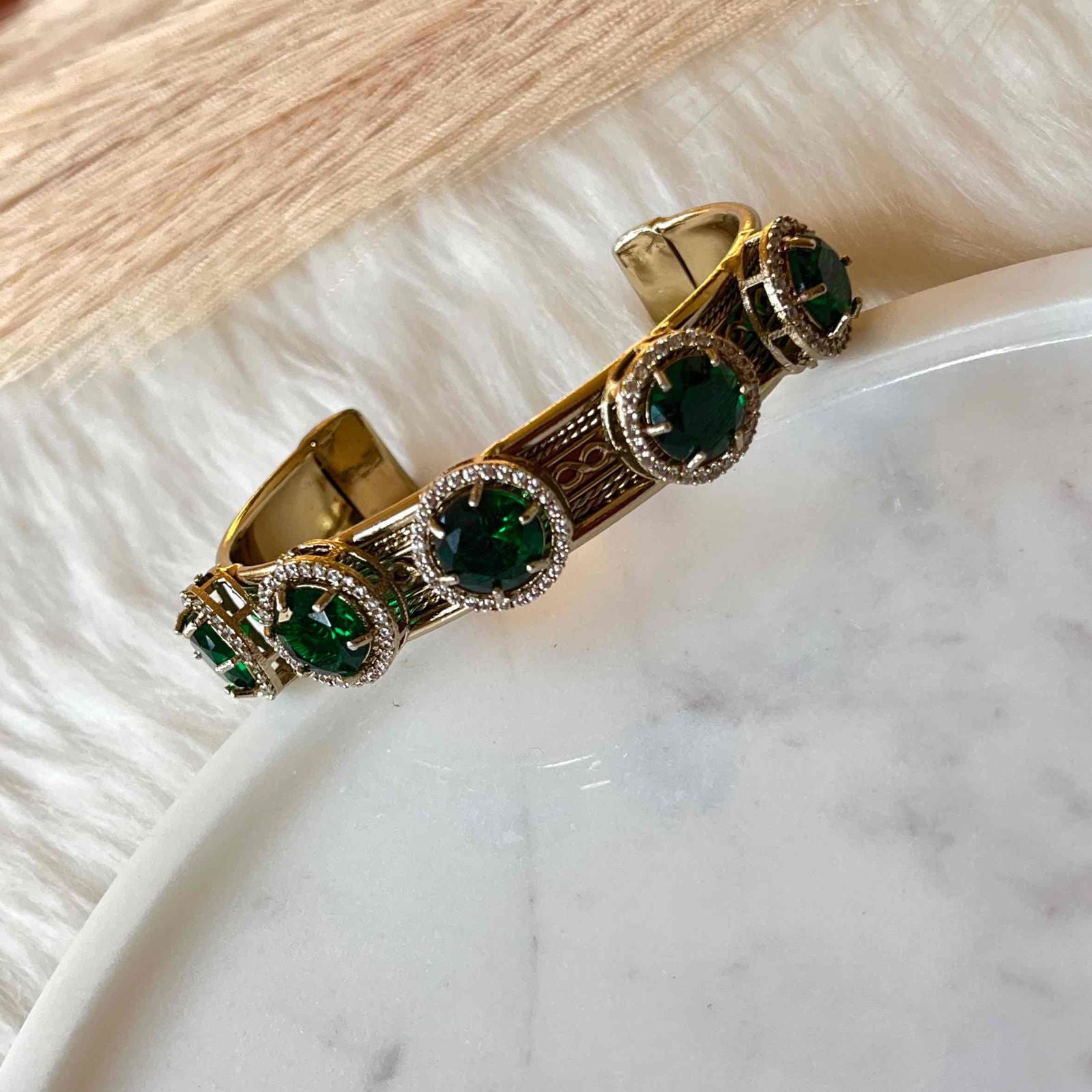 Green Majestic Motif Fusion Bangle - womaniya - Green Majestic Motif Fusion Bangle - womaniya -  -  -  - #tag1# - #tag2# - #tag3# - #tag4#