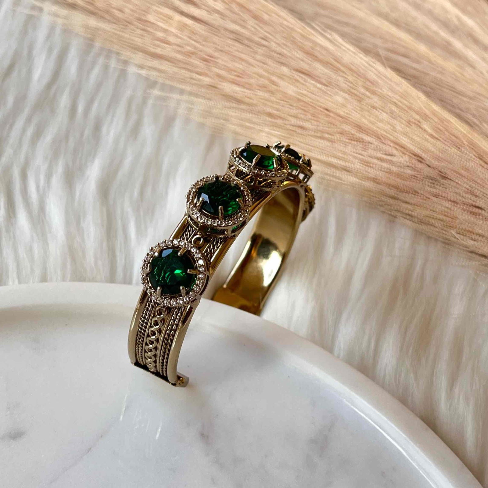Green Majestic Motif Fusion Bangle - womaniya - Green Majestic Motif Fusion Bangle - womaniya -  -  -  - #tag1# - #tag2# - #tag3# - #tag4#