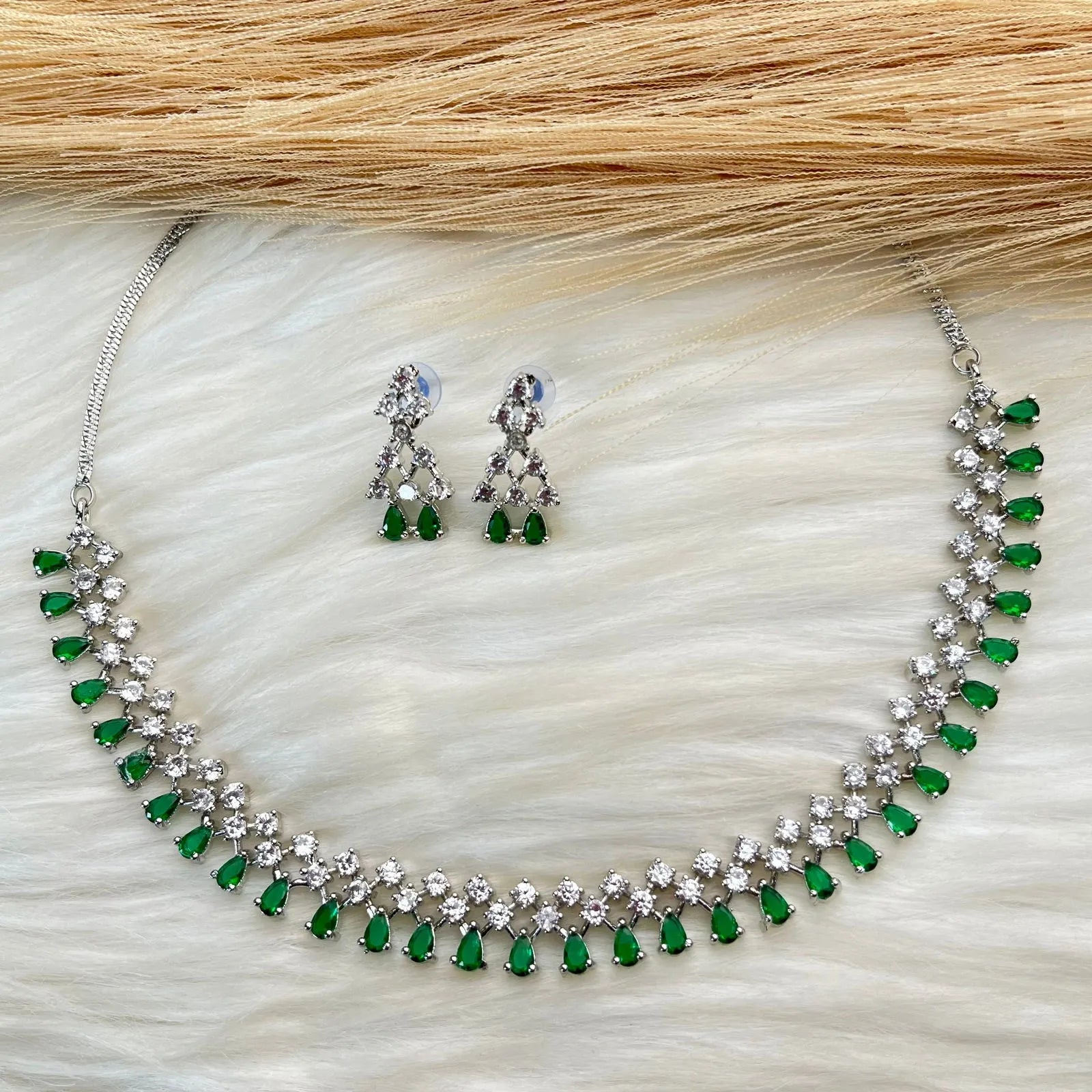 Green Regal Spark Collar - womaniya - Green Regal Spark Collar - womaniya -  -  -  - #tag1# - #tag2# - #tag3# - #tag4#