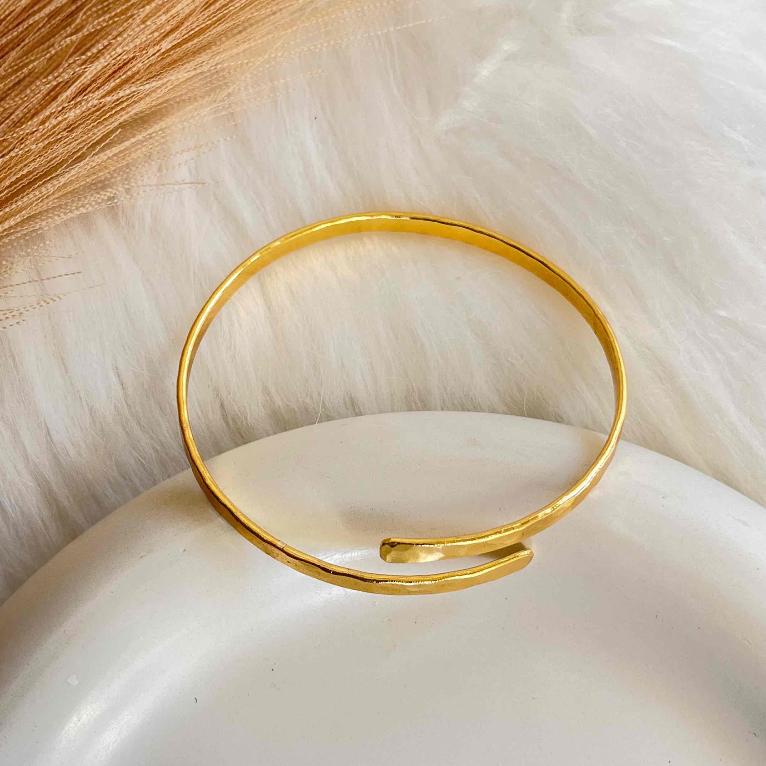 Serene Band Bracelet (Adjustable)