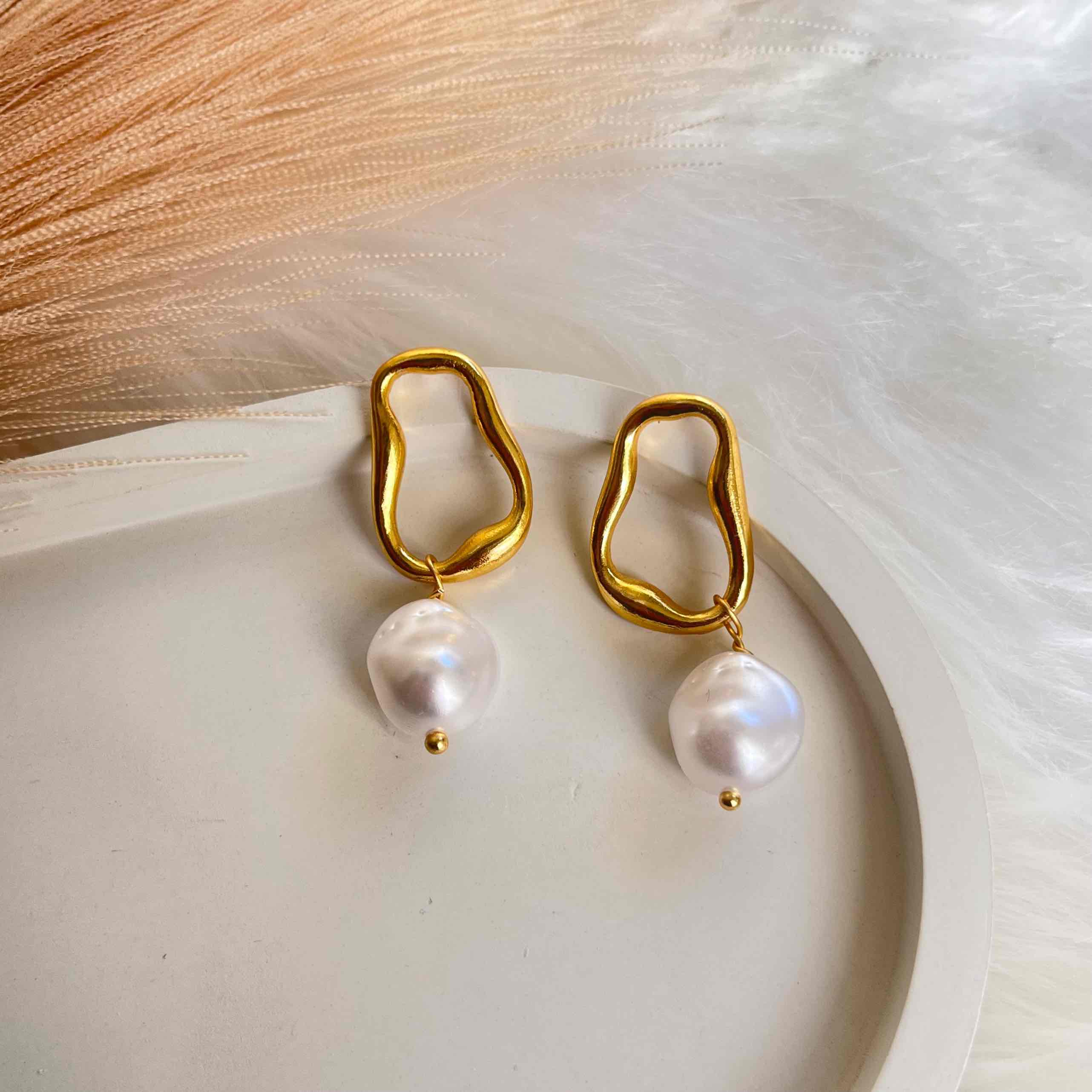 Pearl Mirage Earrings