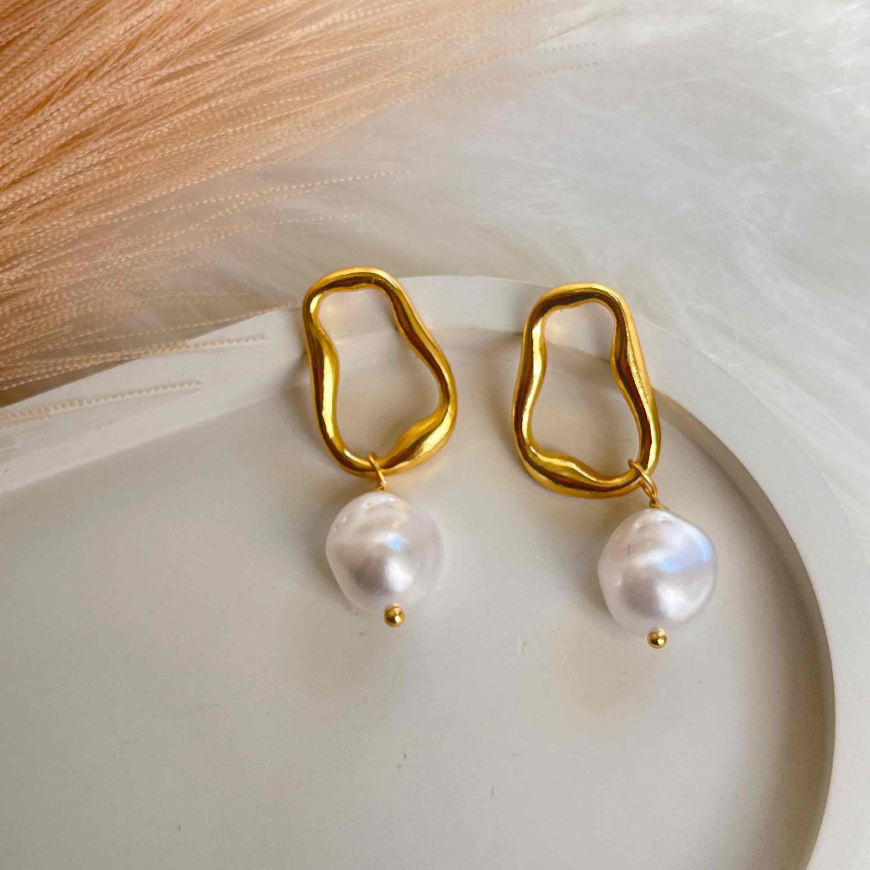 Pearl Mirage Earrings