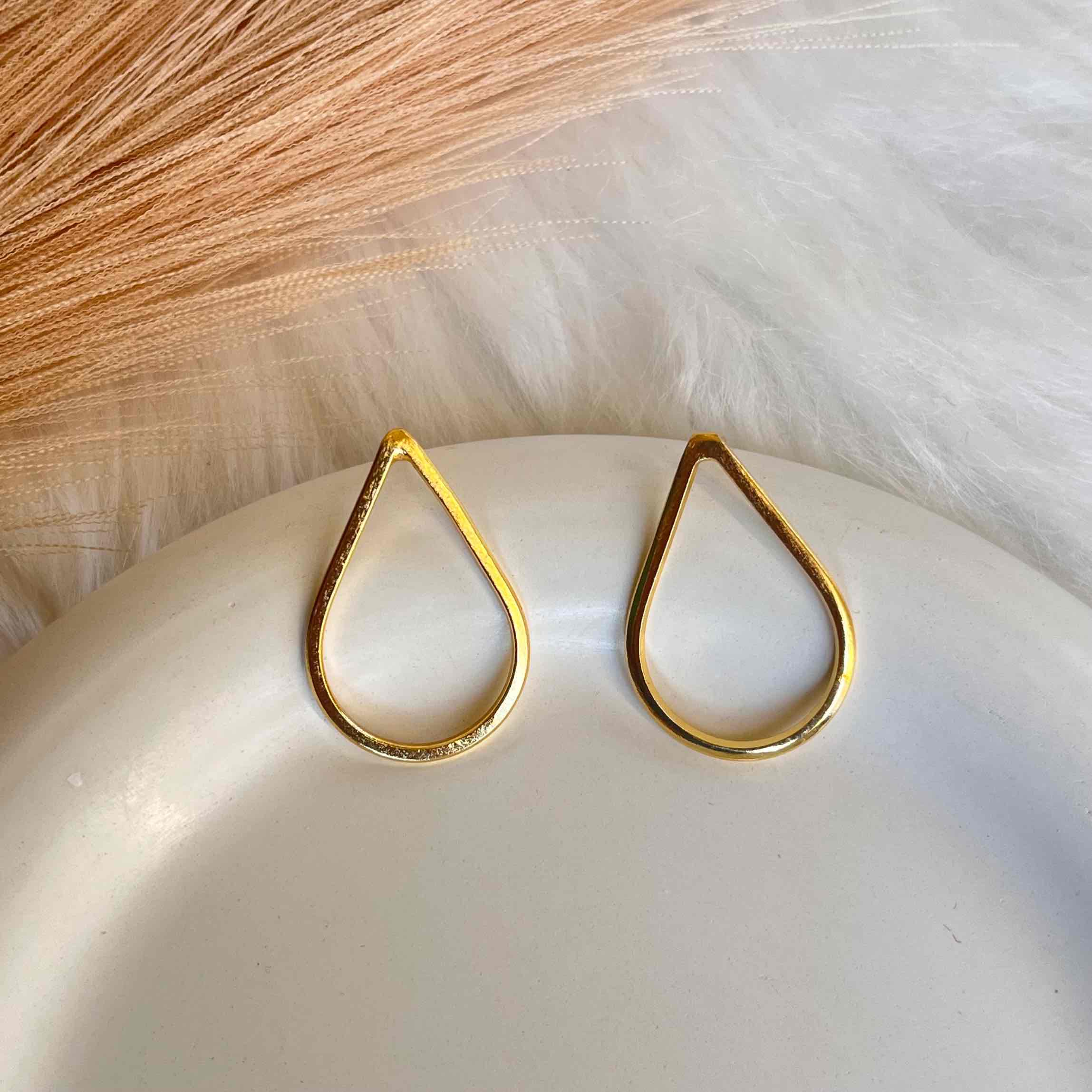 Oval Line Studs