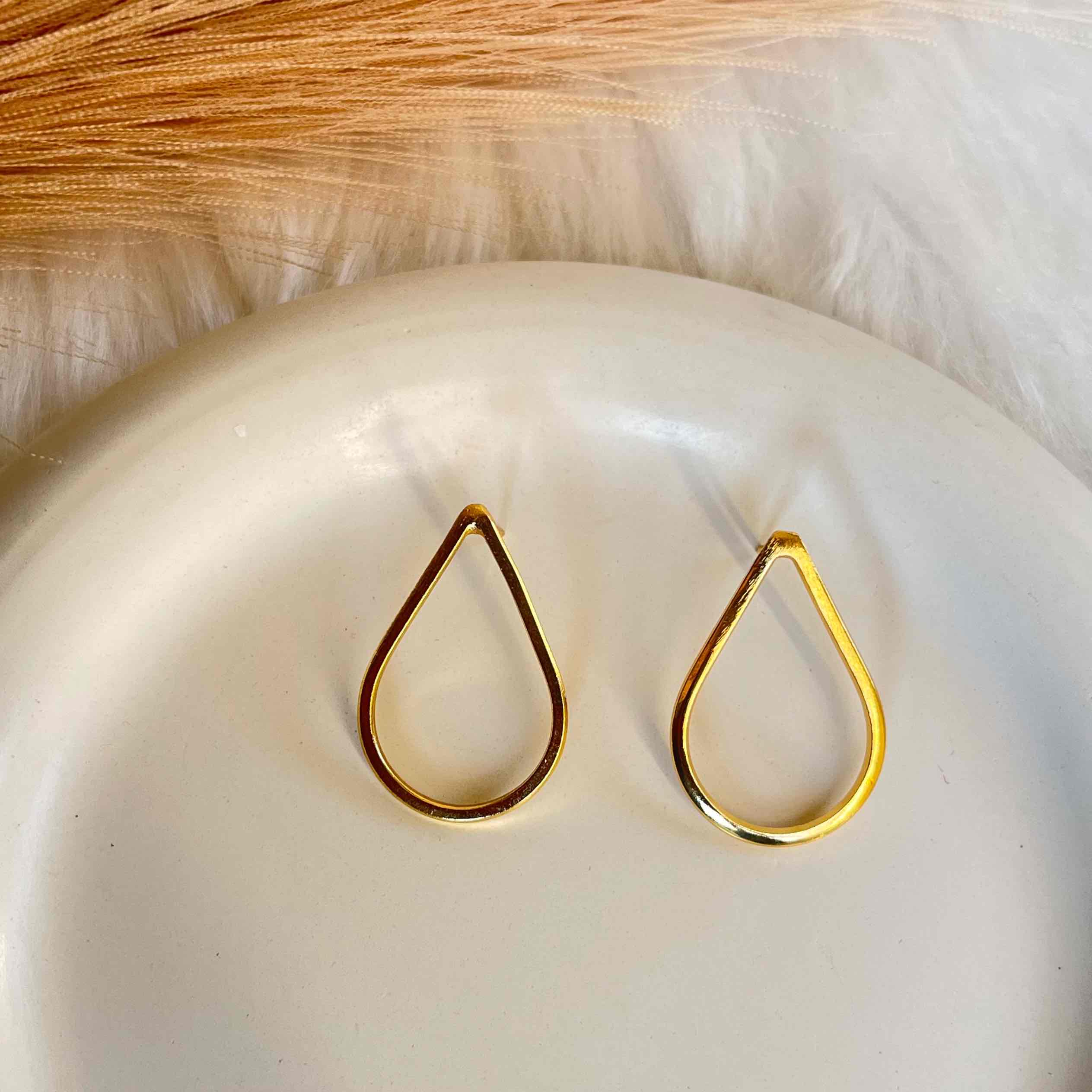 Oval Line Studs