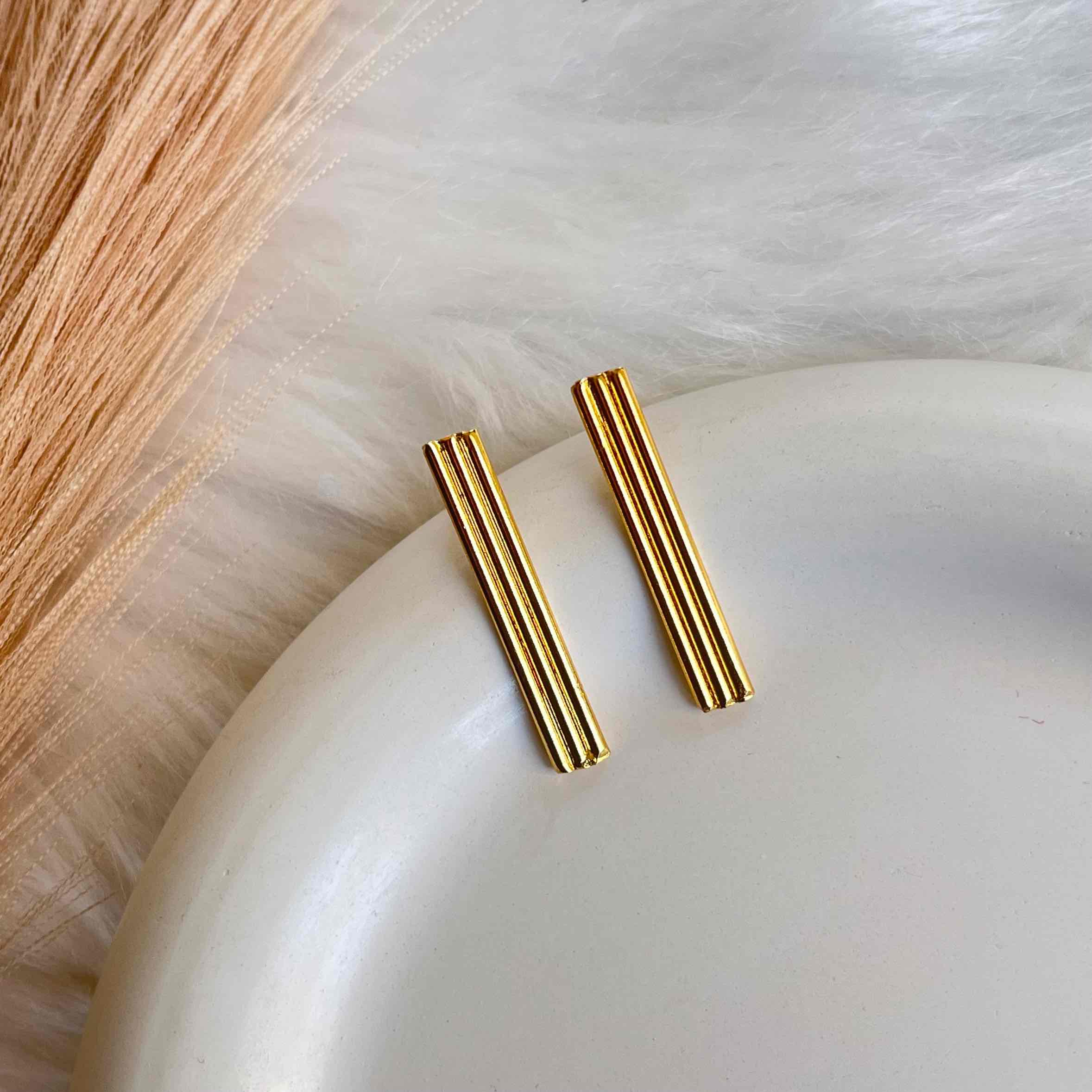 Tripple Line Studs