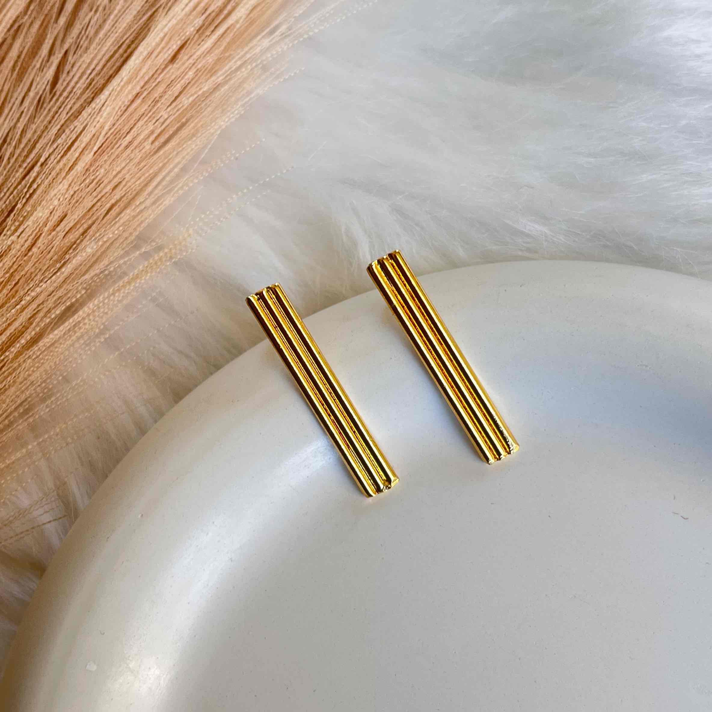 Tripple Line Studs