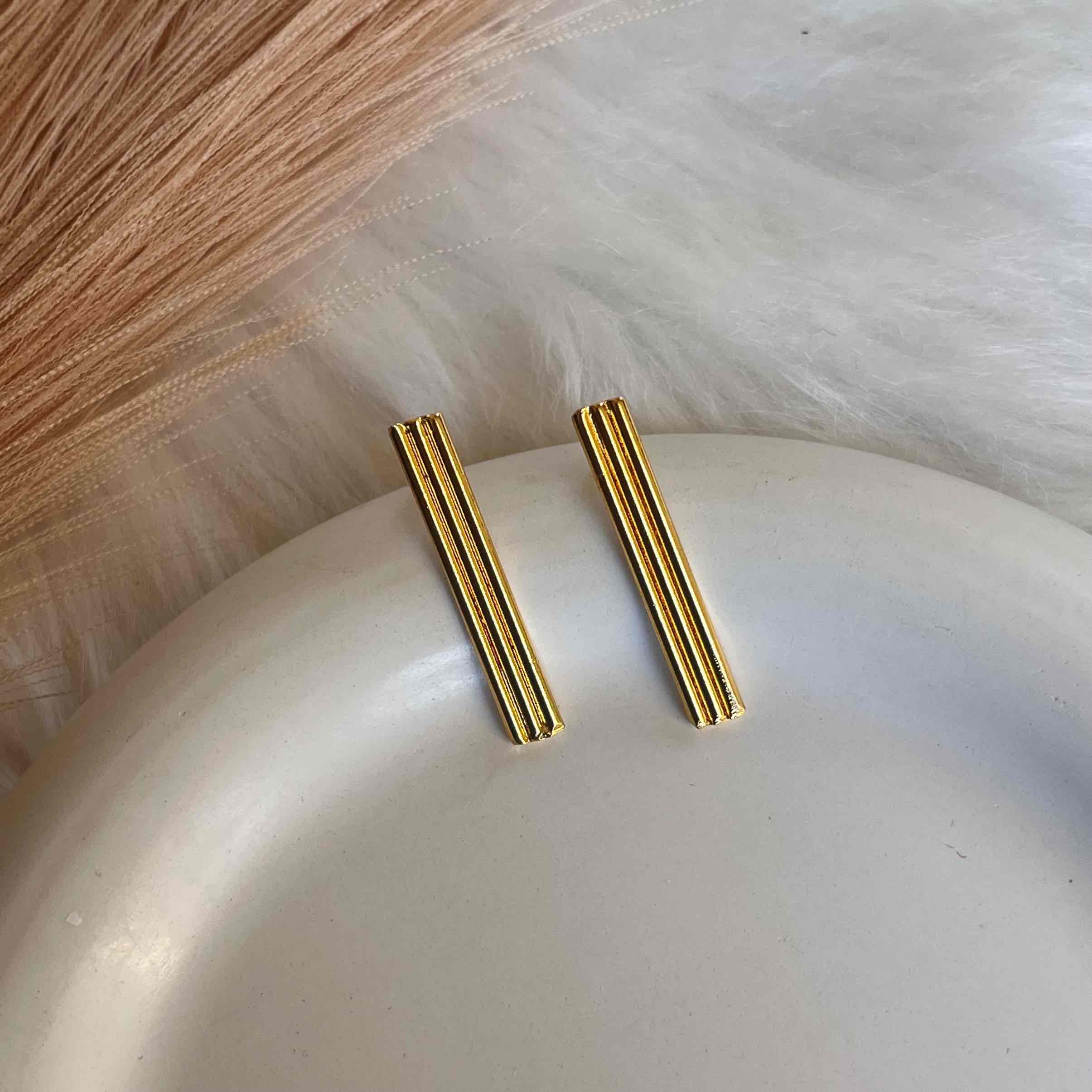 Tripple Line Studs