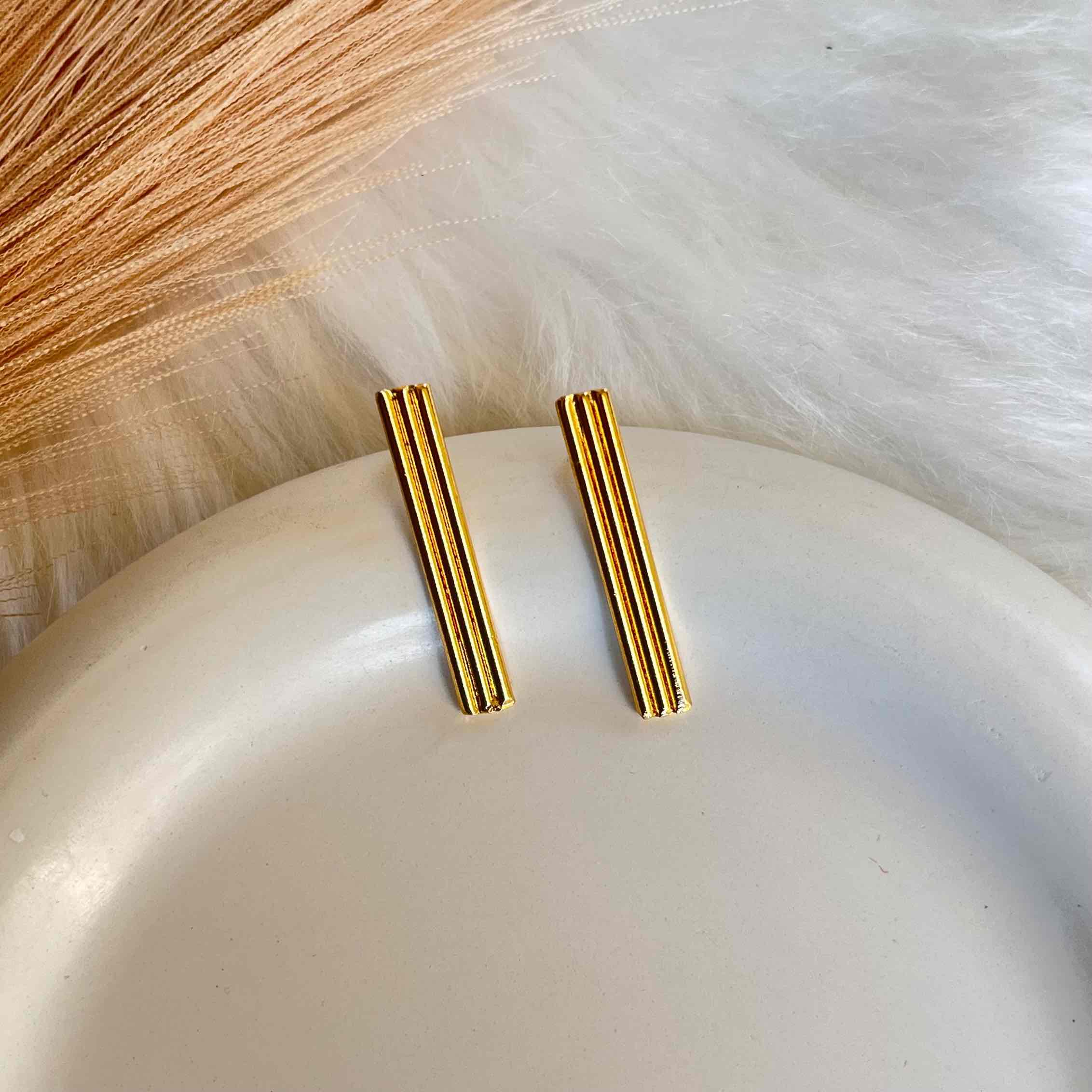 Tripple Line Studs