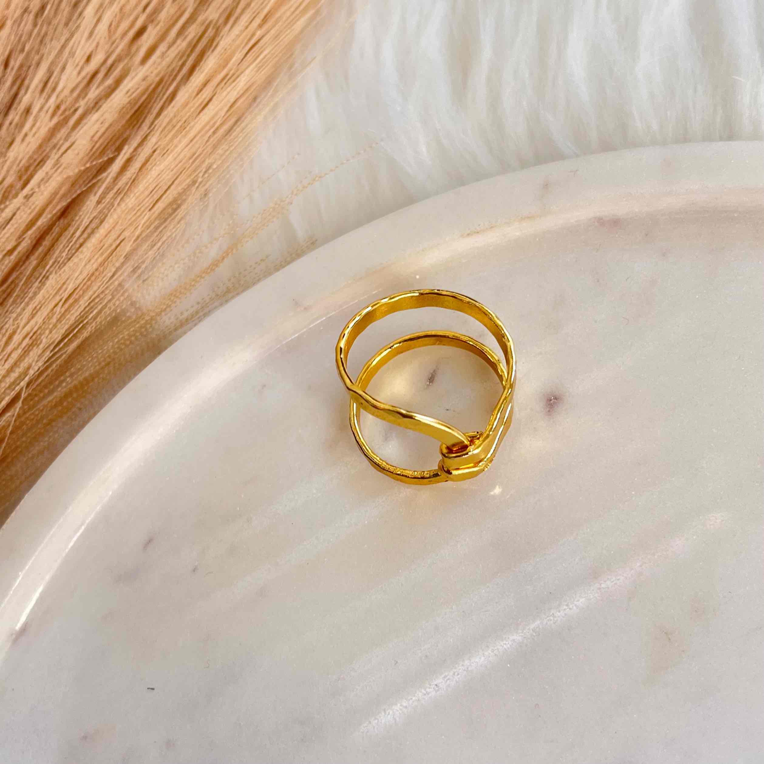 Dazzle Twist Ring (Adjustable)