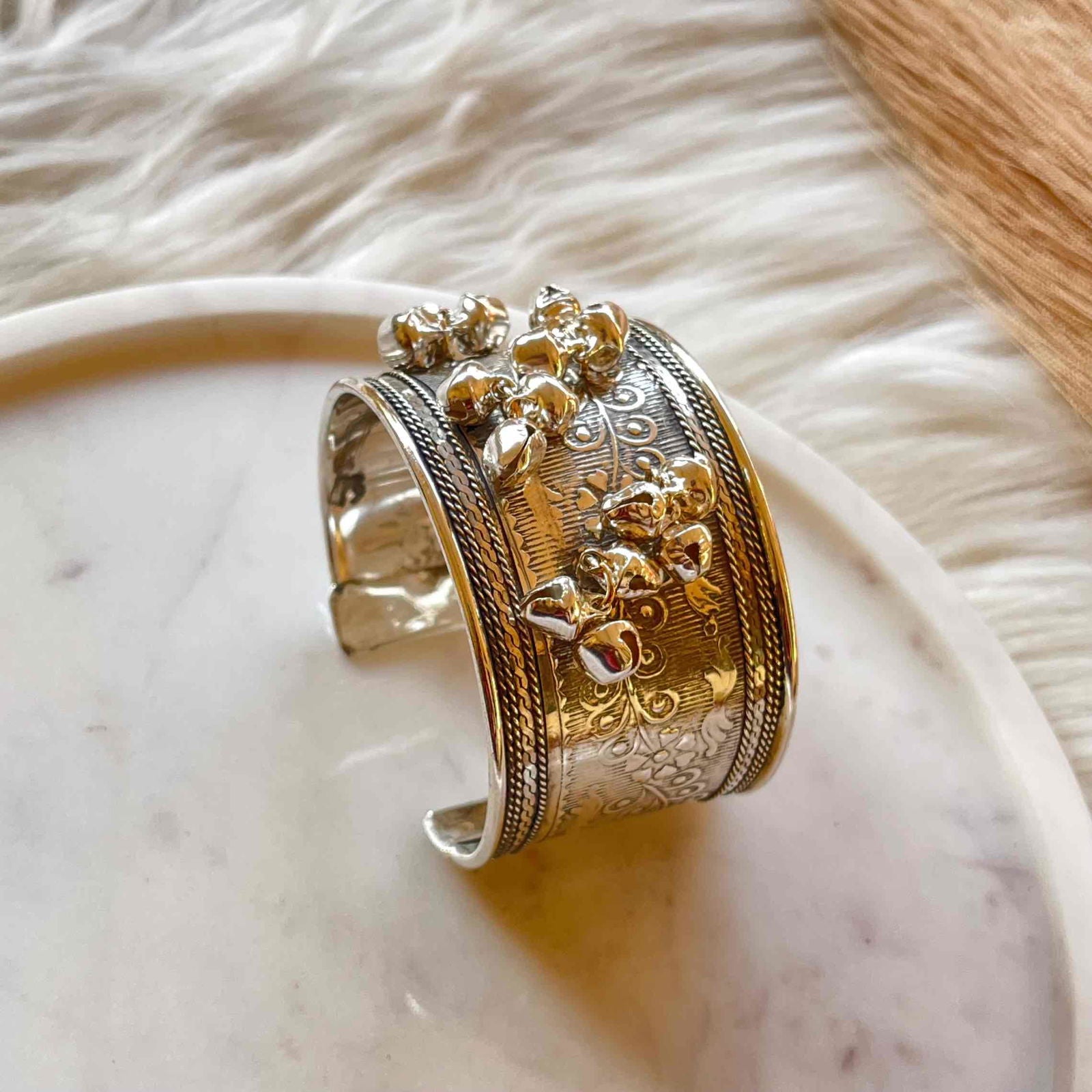 Silver Dewdrop Kada - womaniya - Silver Dewdrop Kada - womaniya -  -  -  - #tag1# - #tag2# - #tag3# - #tag4#