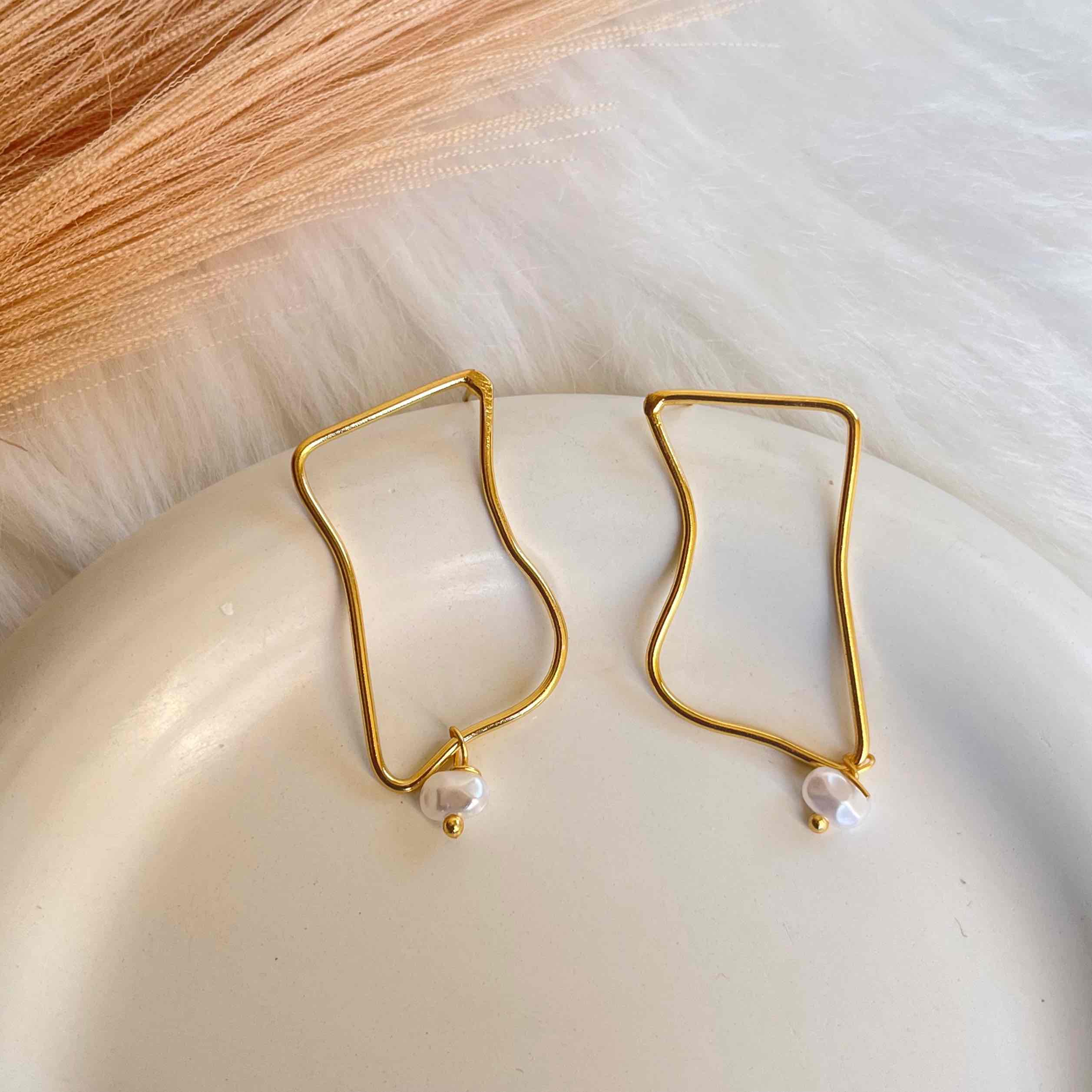 Minimal Luxe Earrings