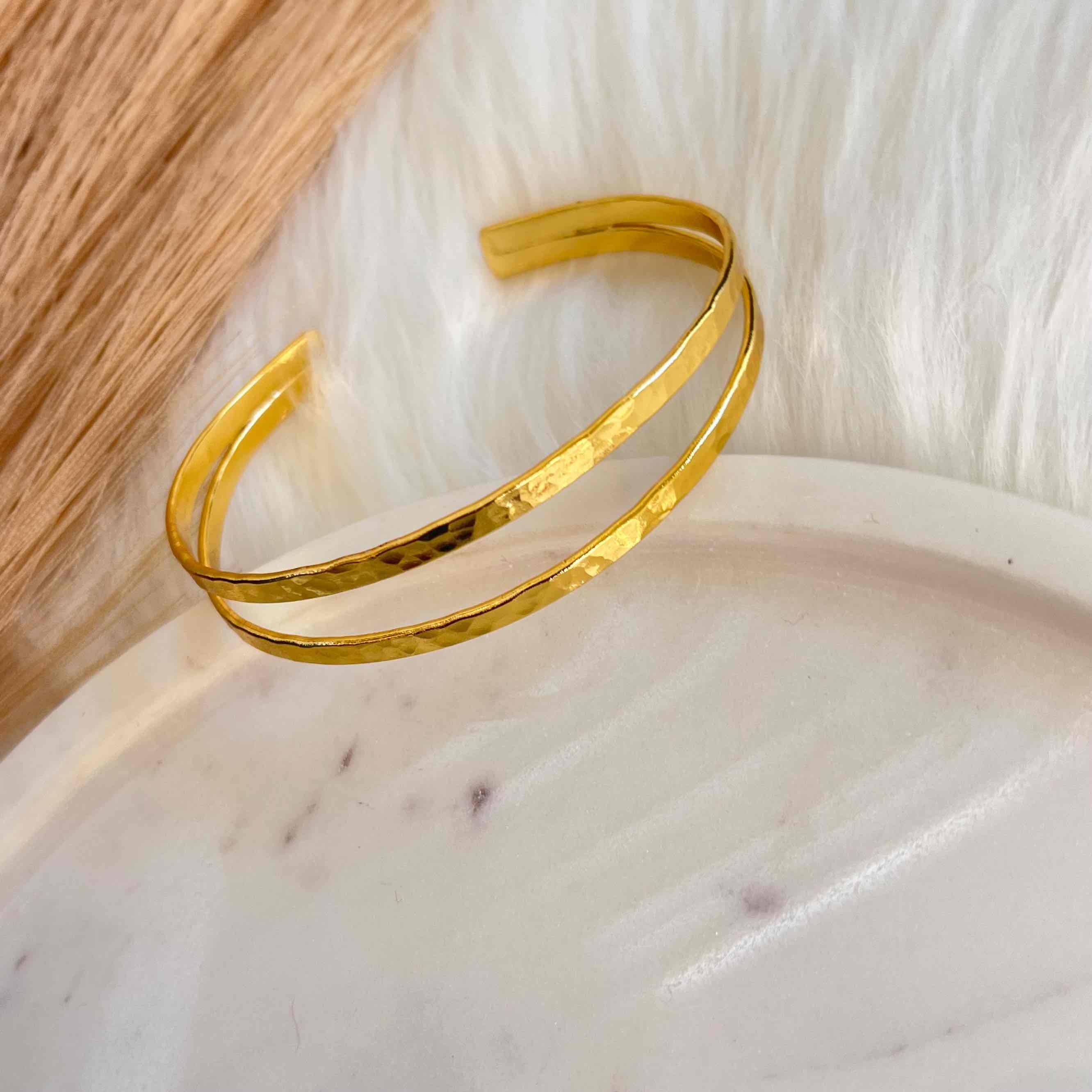 TwistVibe Bracelet (Adjustable)