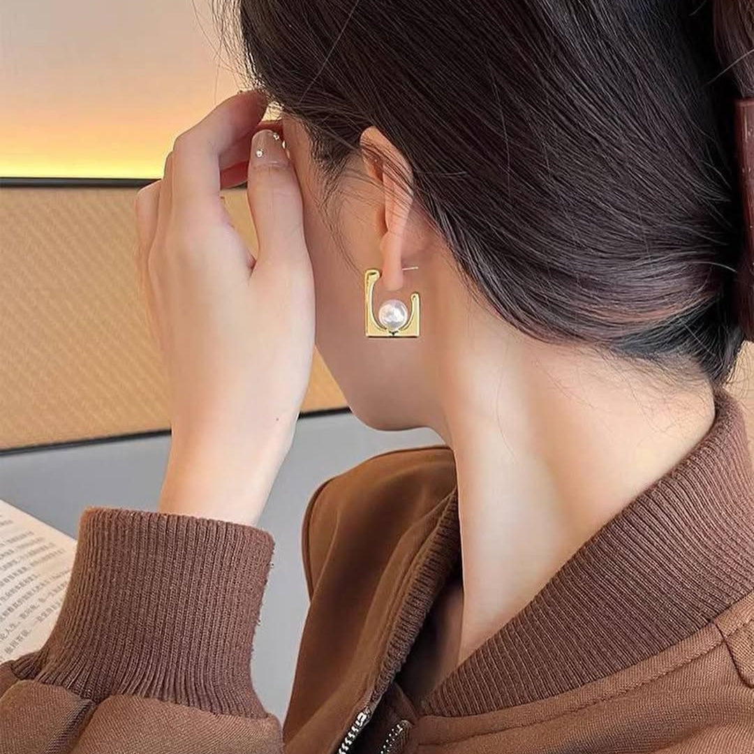 Gleaming Orbs Earrings