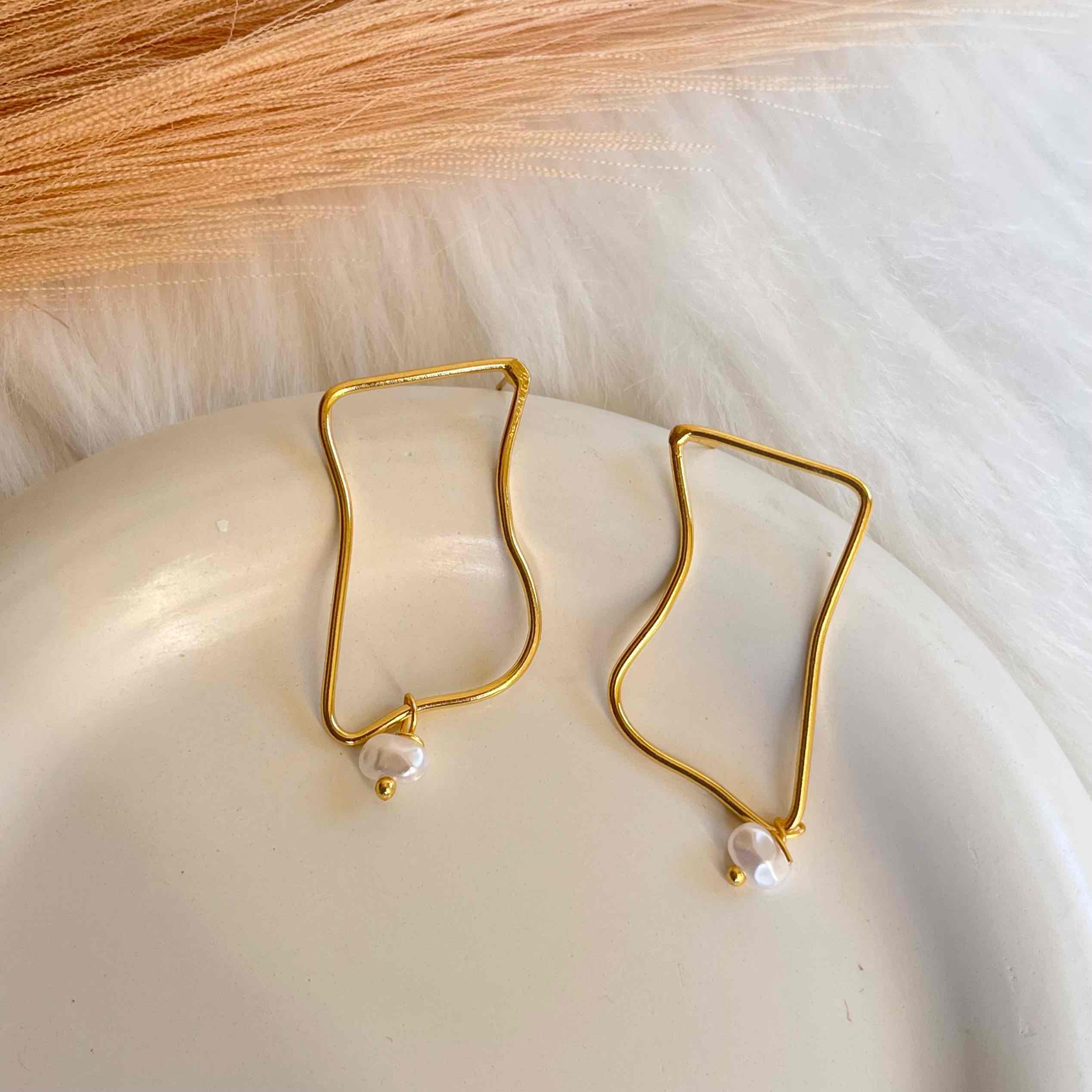 Minimal Luxe Earrings